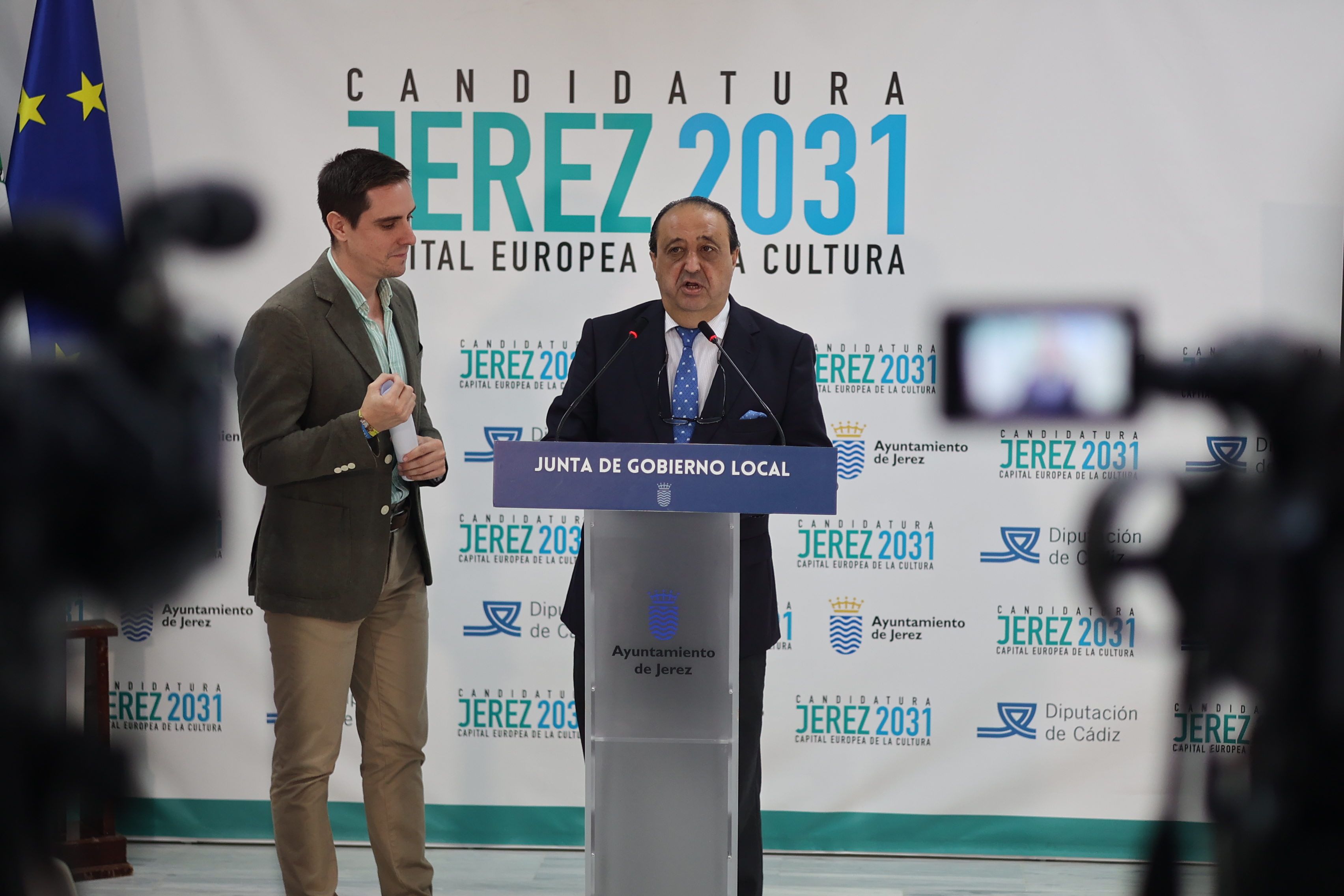 Francisco Zurita, delegado de Cultura, en el Ayuntamiento de Jerez este lunes presentando la nueva ordenanza de la Feria.