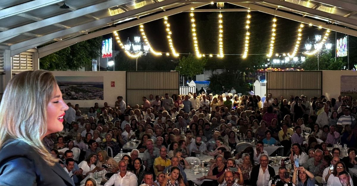 Laura Gallego, cantante que salió de 'Se llama Copla', en la Feria de Nueva Jarilla del año pasado.