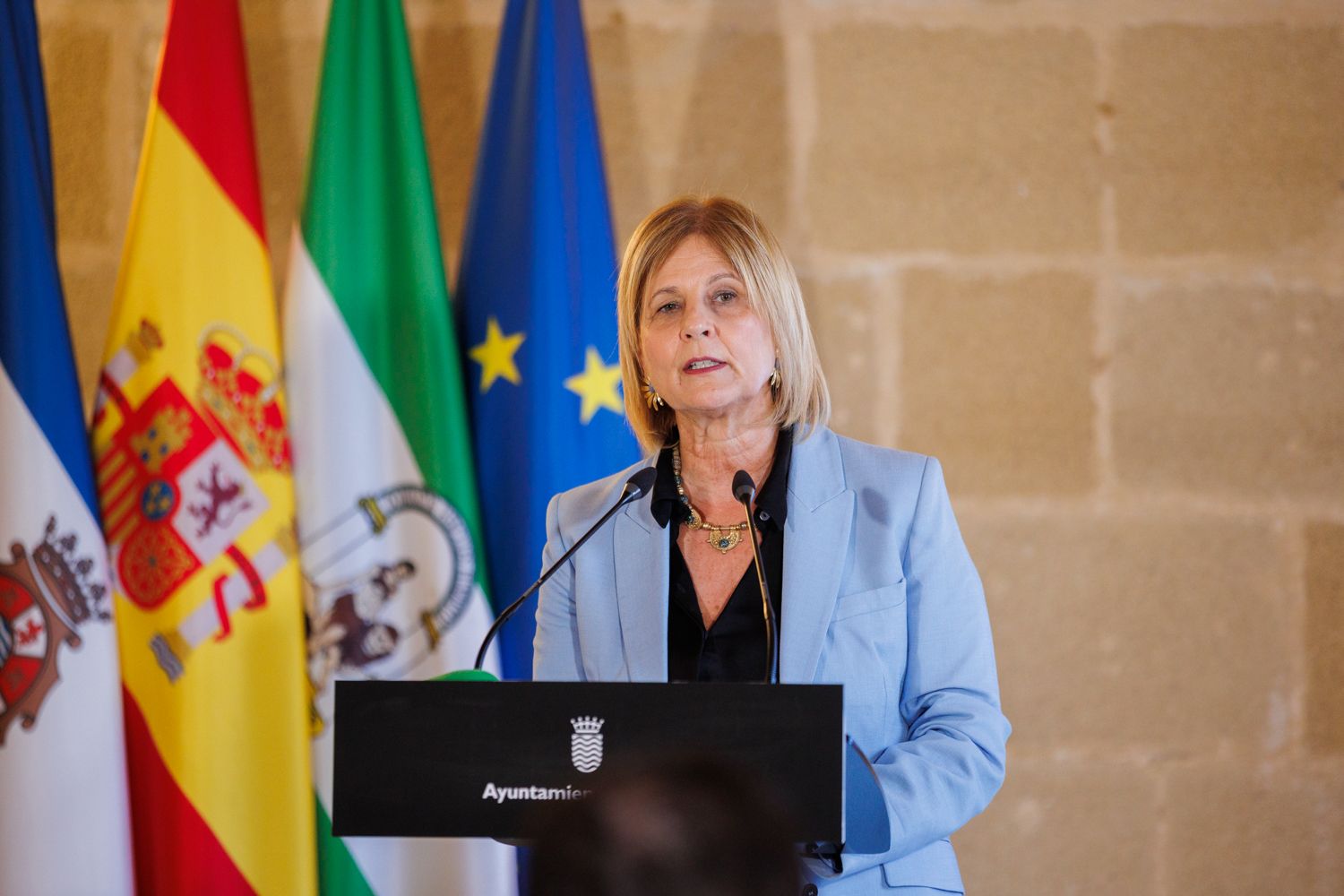 La alcaldesa de Jerez, María José García-Pelayo, durante una rueda de prensa.