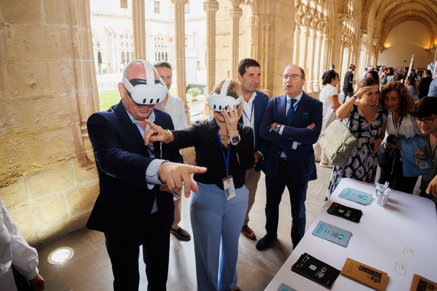 Javier Sánchez Rojas, de la Cámara de Comercio, junto a la alcaldesa de Jerez, María José García-Pelayo, en la Feria de la Tecnología.