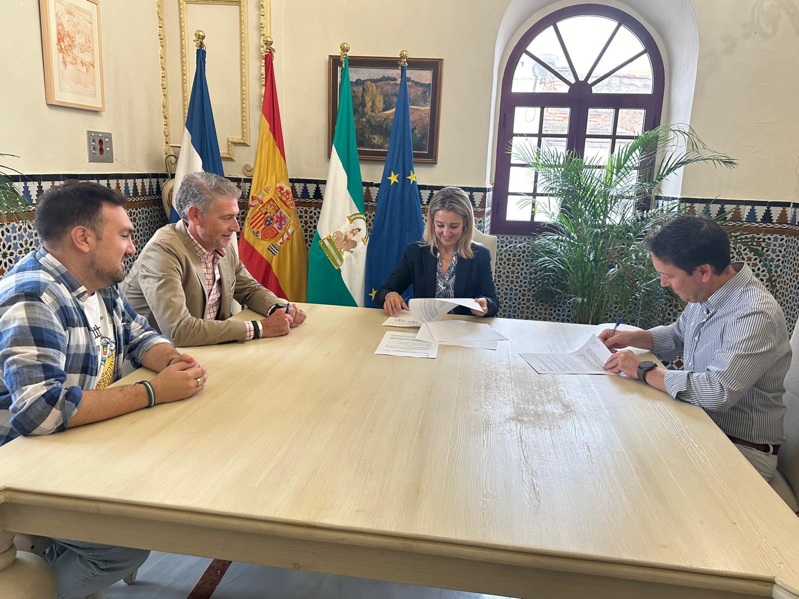 Reunión en el Ayuntamiento con la alcaldesa y la Asociación de Panaderos para el Día Mundial del Pan.