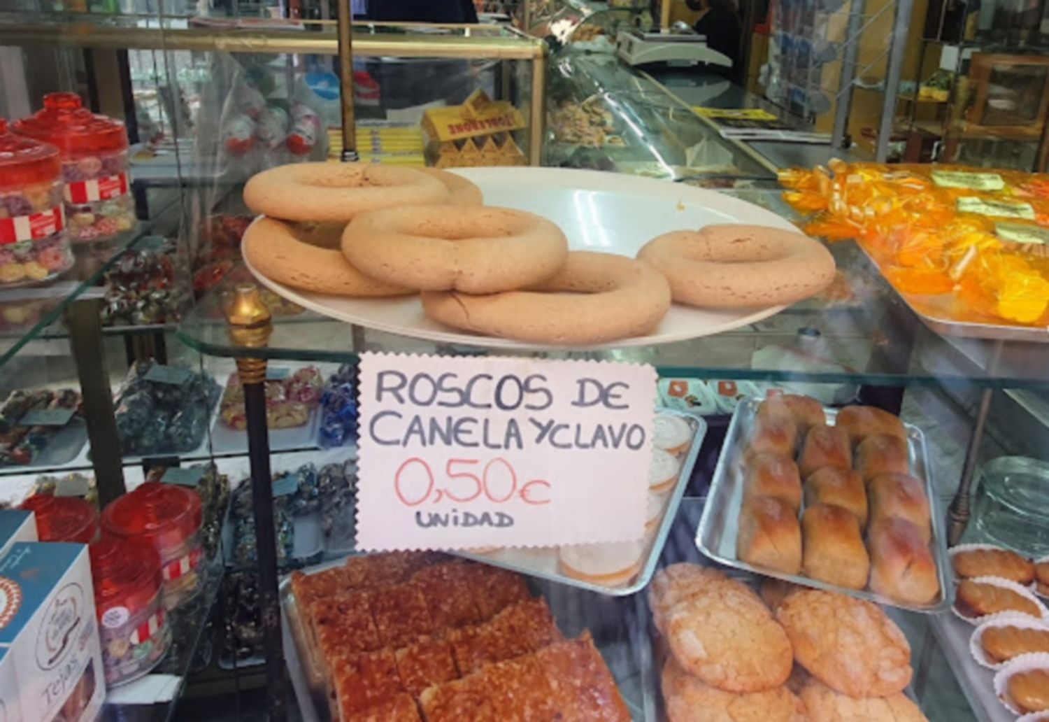 Algunos de los populares dulces de El Pópulo.