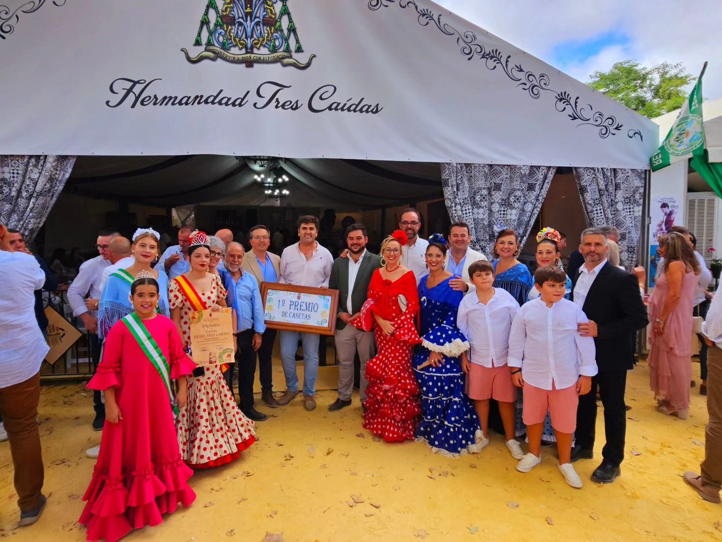 La Hermandad de la Tres Caídas, ganadora del concurso de casetas en la Feria de San Miguel en Arcos. 