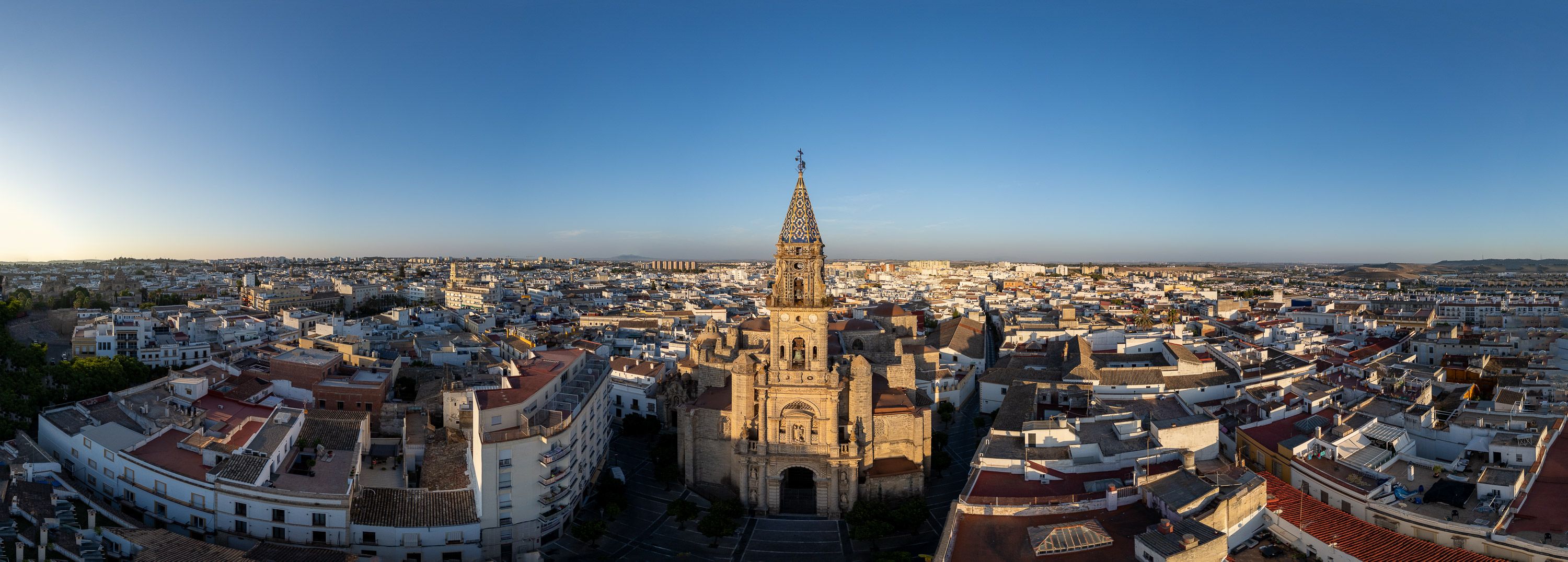 Vista aérea del centro de Jerez, con San Miguel en primer plano.