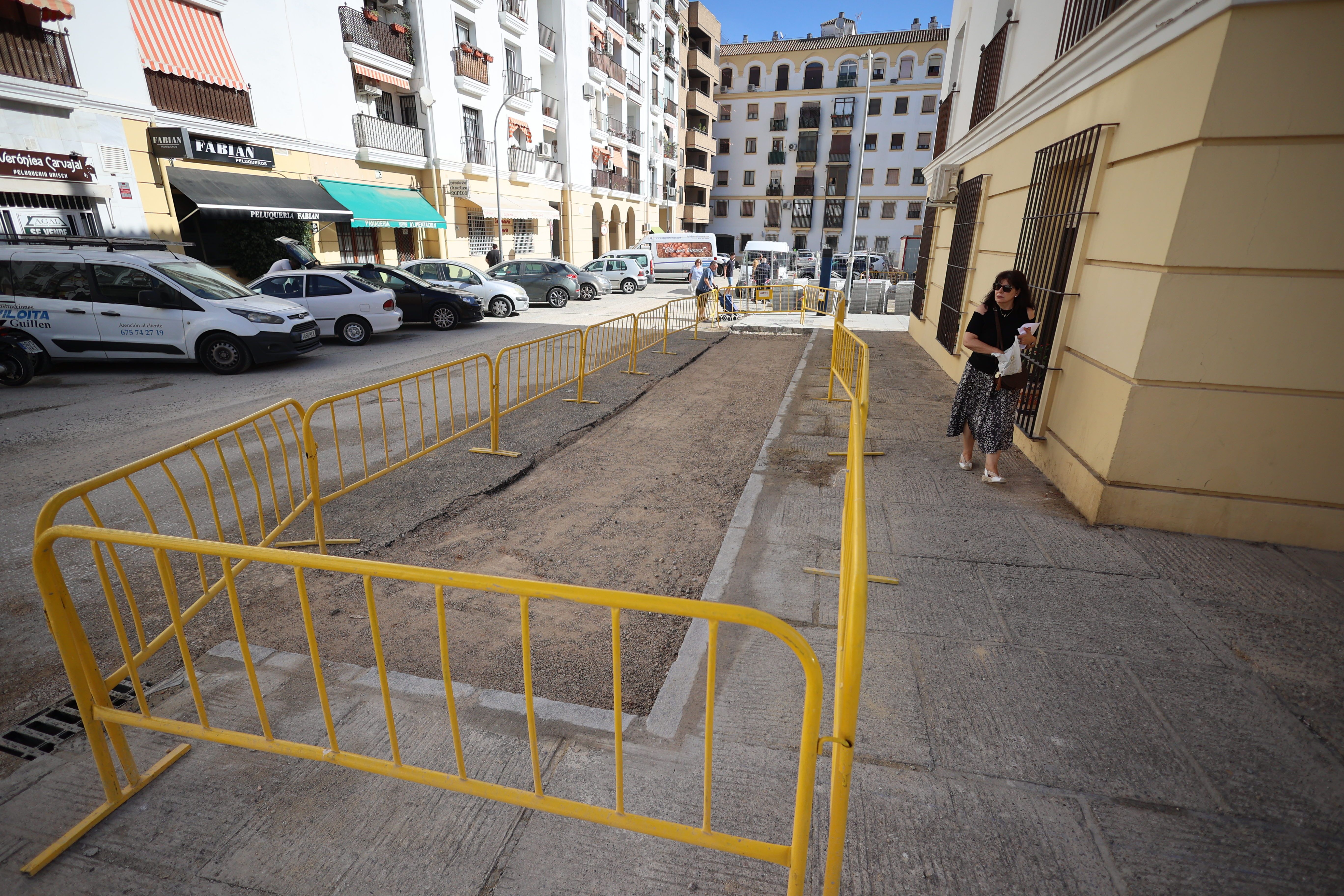 Las obras que se desarrollan en la plaza de Madrid, están adjudicadas por el Ayuntamiento a Jaralia Integral S.L. 