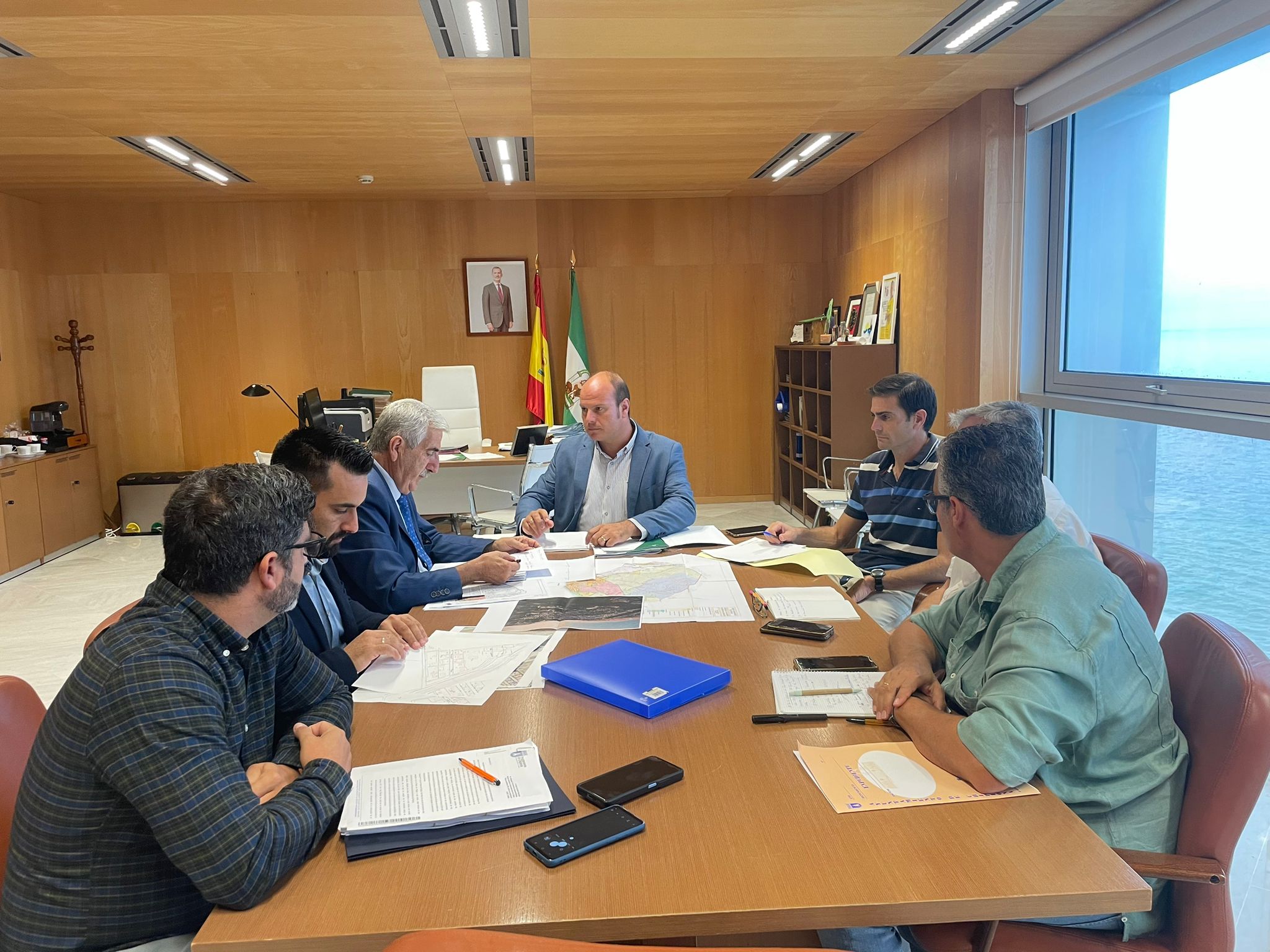 Reunión celebrada entre la Junta y el Ayuntamiento de Chipiona.