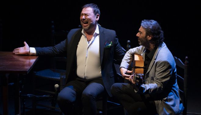 José Valencia junto a Juan Requena en la XXIII Biena de Flamenco de Sevilla.