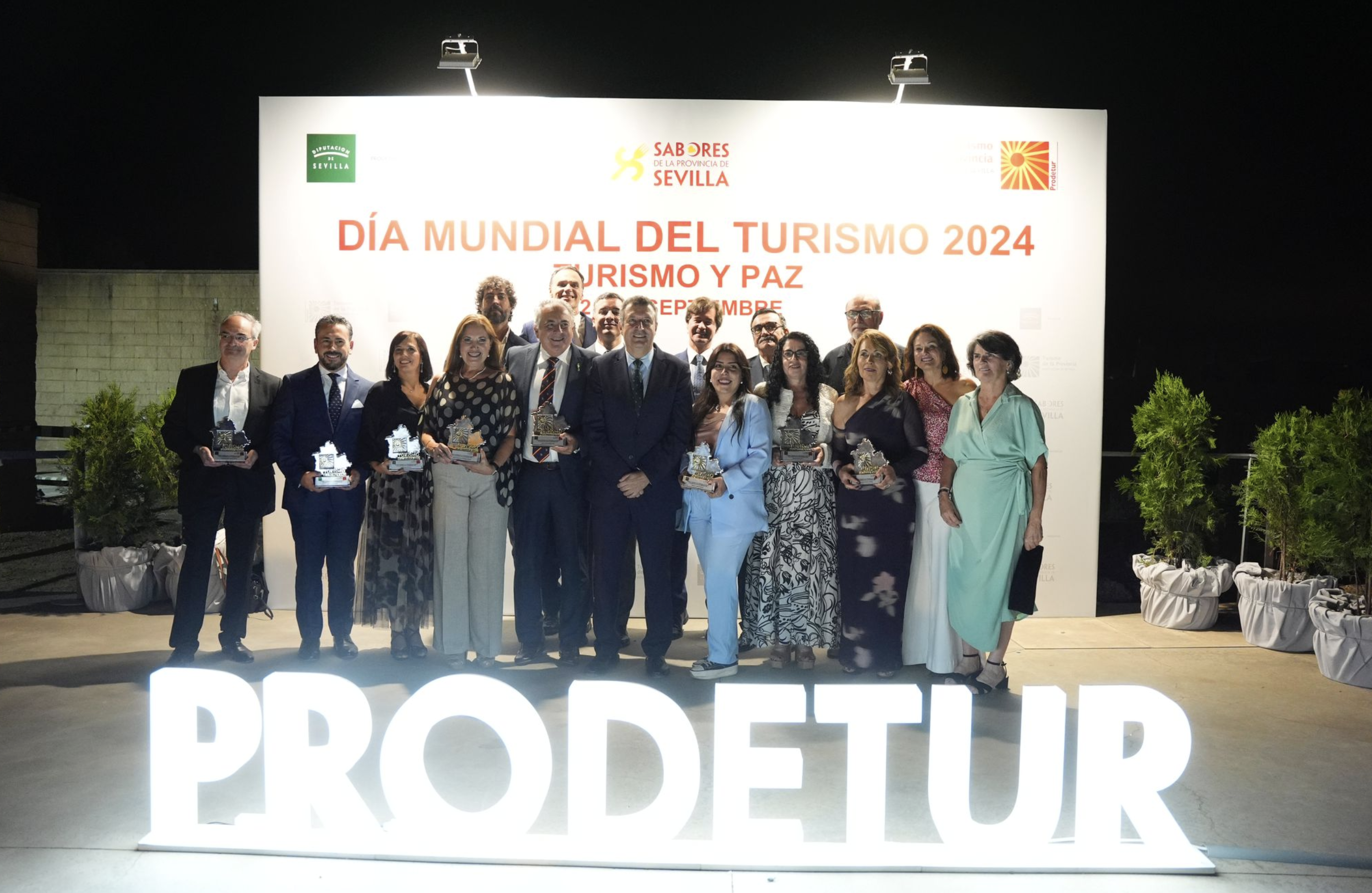 Premios a entidades por el Día Mundial del Turismo en la provincia de Sevilla.