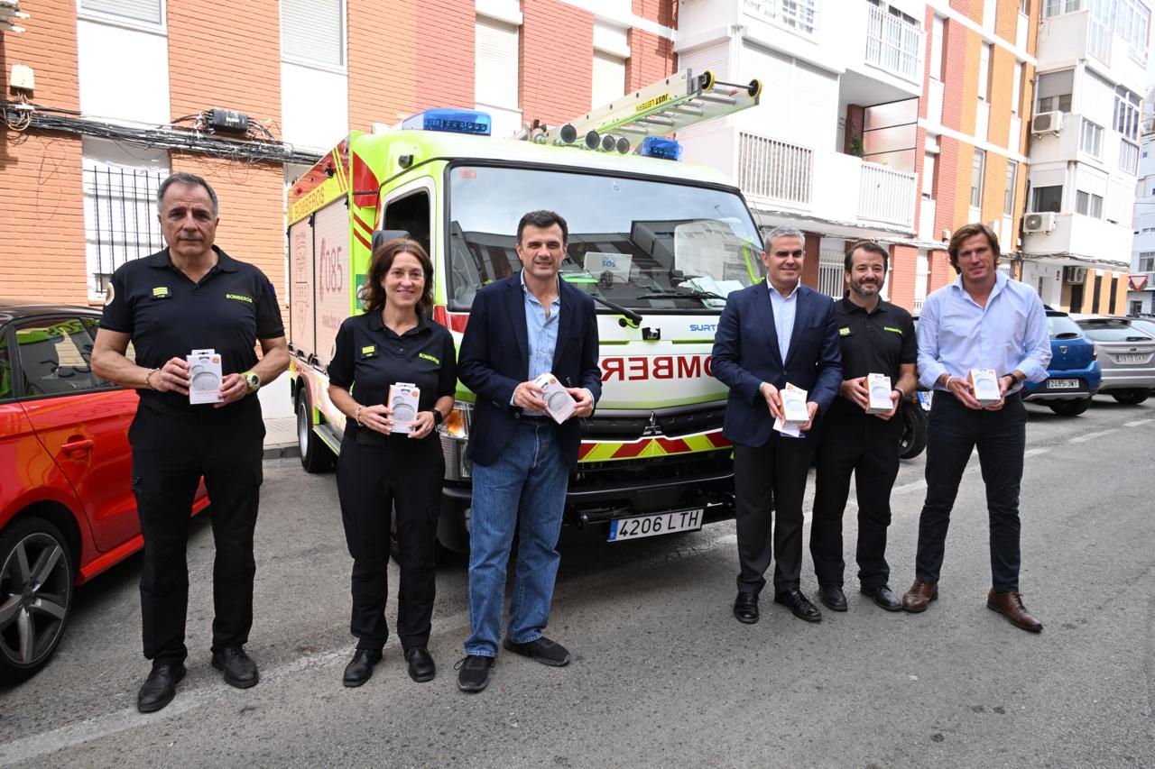 La campaña de Bomberos contra el fuego en las viviendas de mayores, presentada este martes en Cádiz capital.