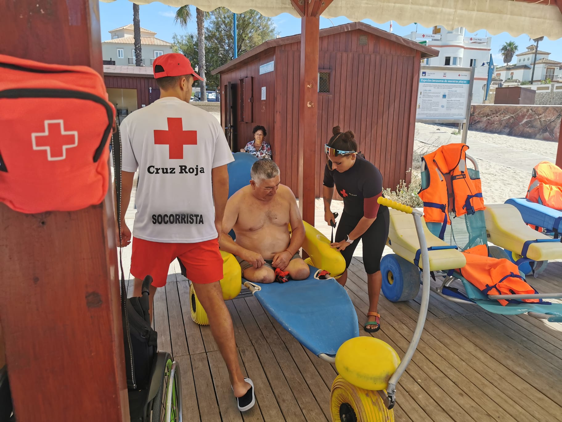 Así ha trabajado el servicio de salvamento y socorrismo de Cruz Roja en las playas de Chiclana.