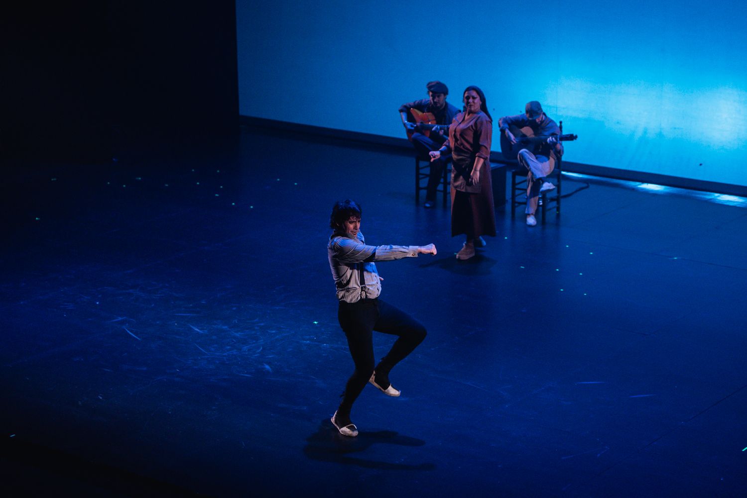 Joaquín Grilo en la Bienal de Flamenco de Sevilla 2024. Juanma Moreno reivindica los vínculos con Andalucía.