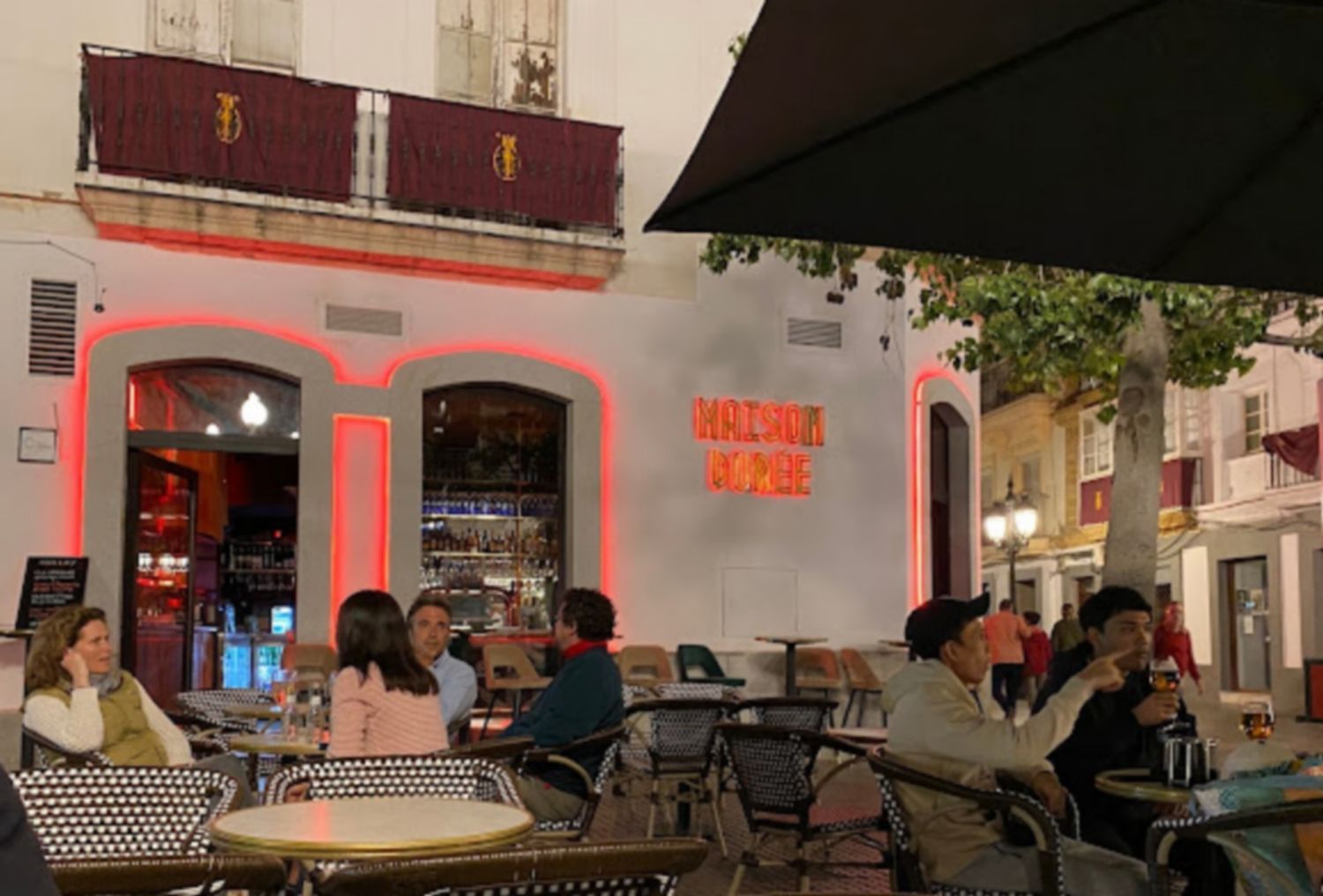 Maison Dorée de Cádiz en una foto de Google.