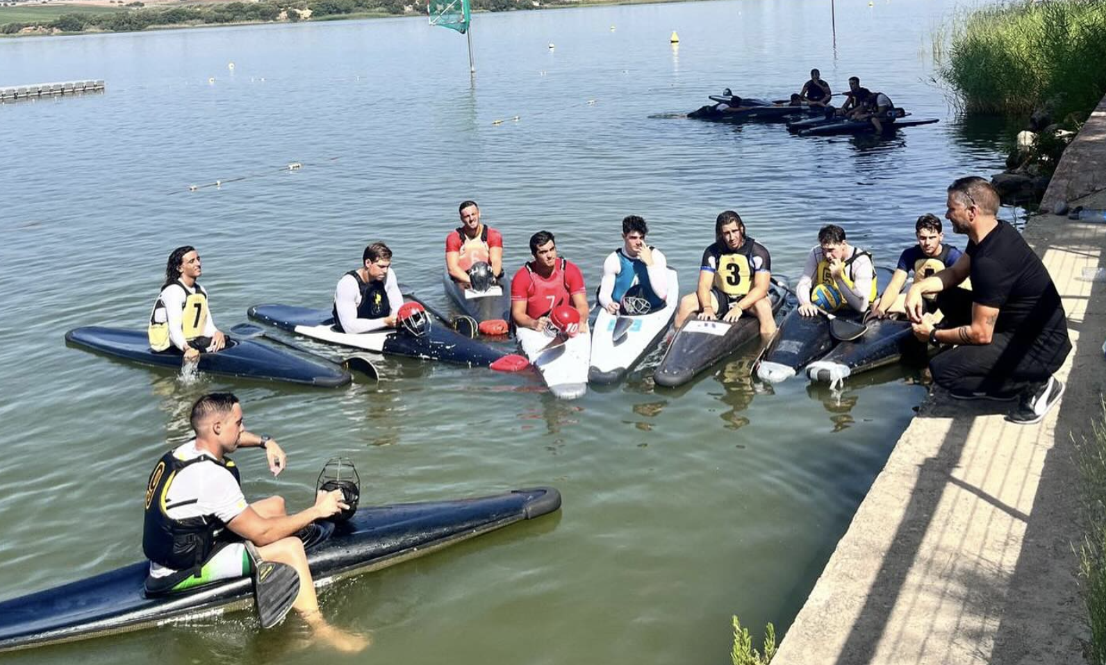 Uno de los entrenamientos en Arcos de los palistas que representarán a España en el campeonato del mundo. 