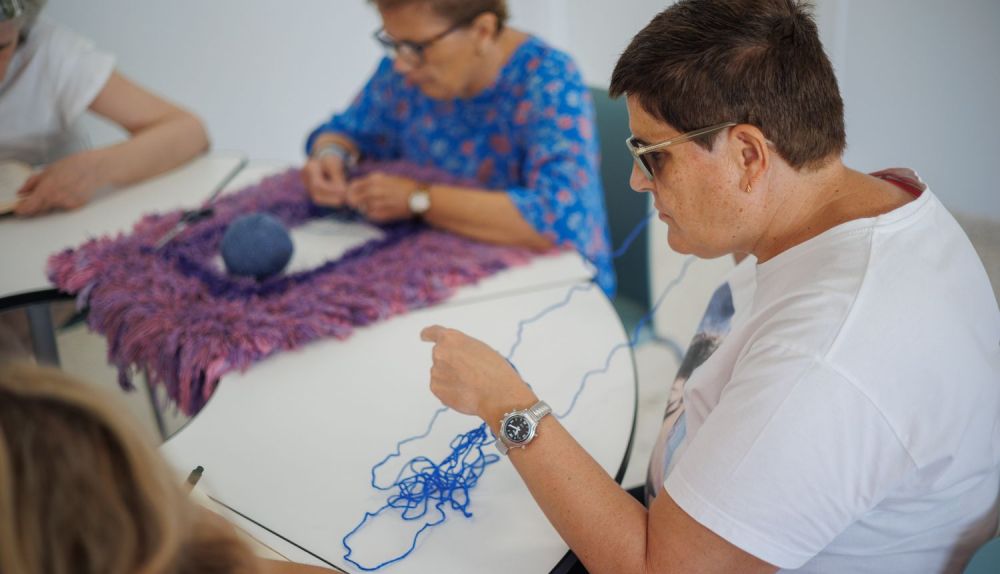 Taller de creación de pompones. 