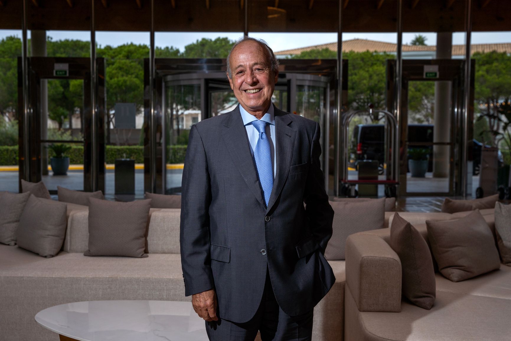 José Ruiz, en la recepción del hotel Barrosa Palace minutos antes de presentar su biografía.