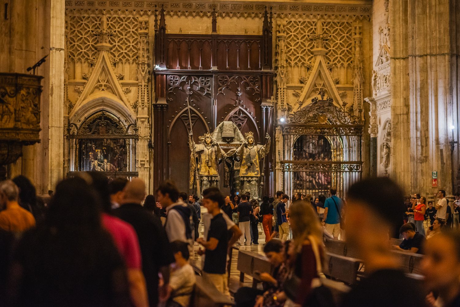 La tumba de Cristóbal Colón, en el interior de la Catedral de Sevilla.