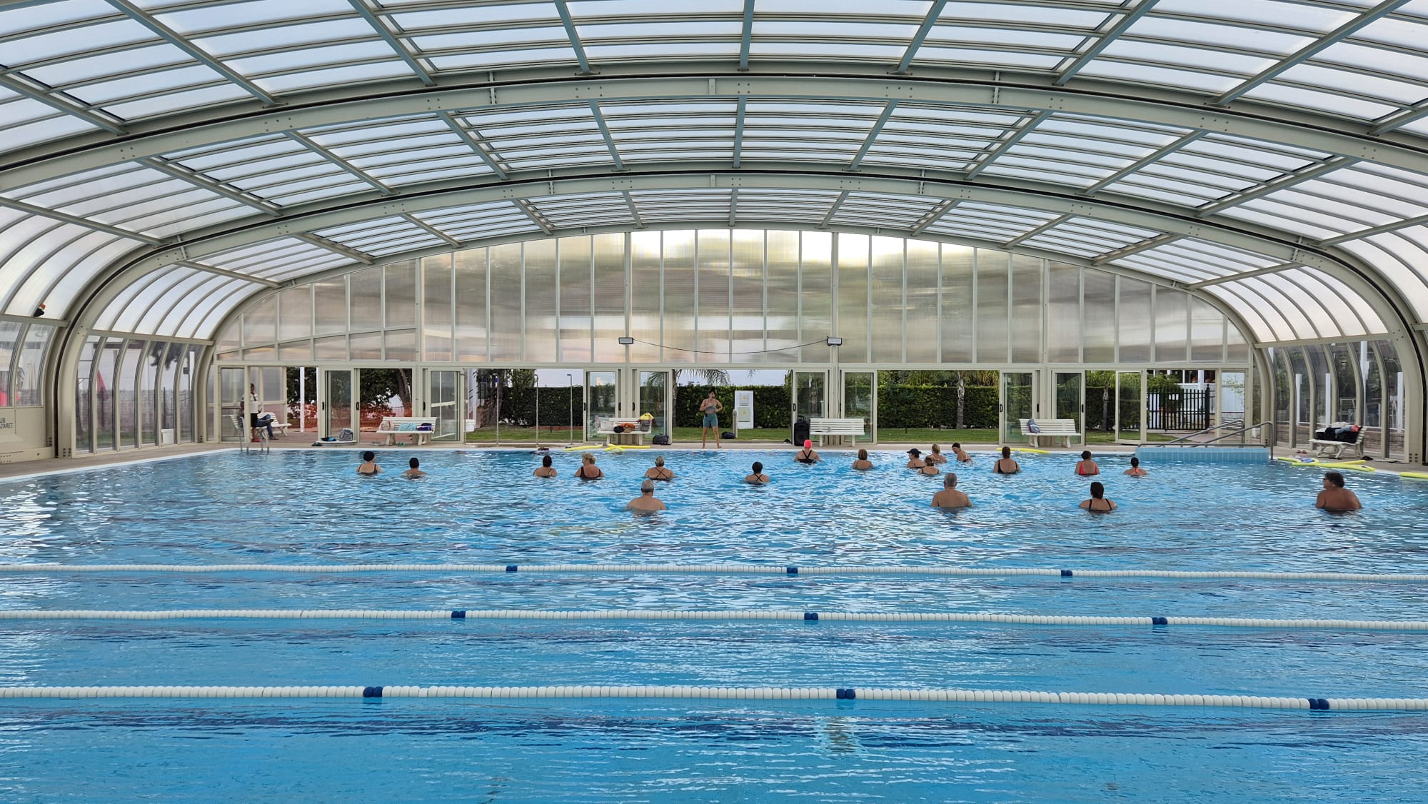 Así luce la piscina cubierta del Club Nazaret, la piscina climatizada más grande de la ciudad.