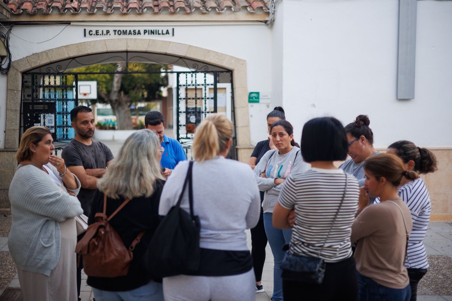 Un grupo de madres y padres que está exigiendo en Guadalcacín los recursos que necesitan los alumnos con necesidades específicas.