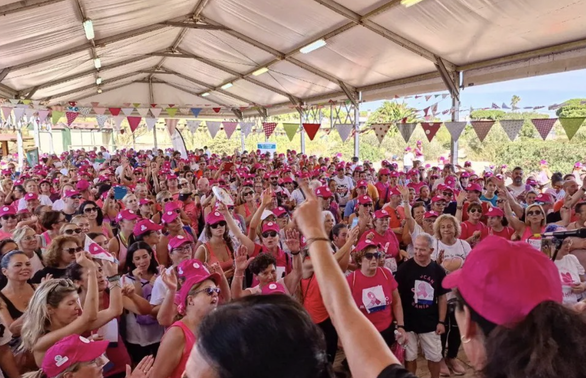 La marcha rosa es otra de las iniciativas de la asociación para concienciar sobre el cáncer de mama en El Puerto. 