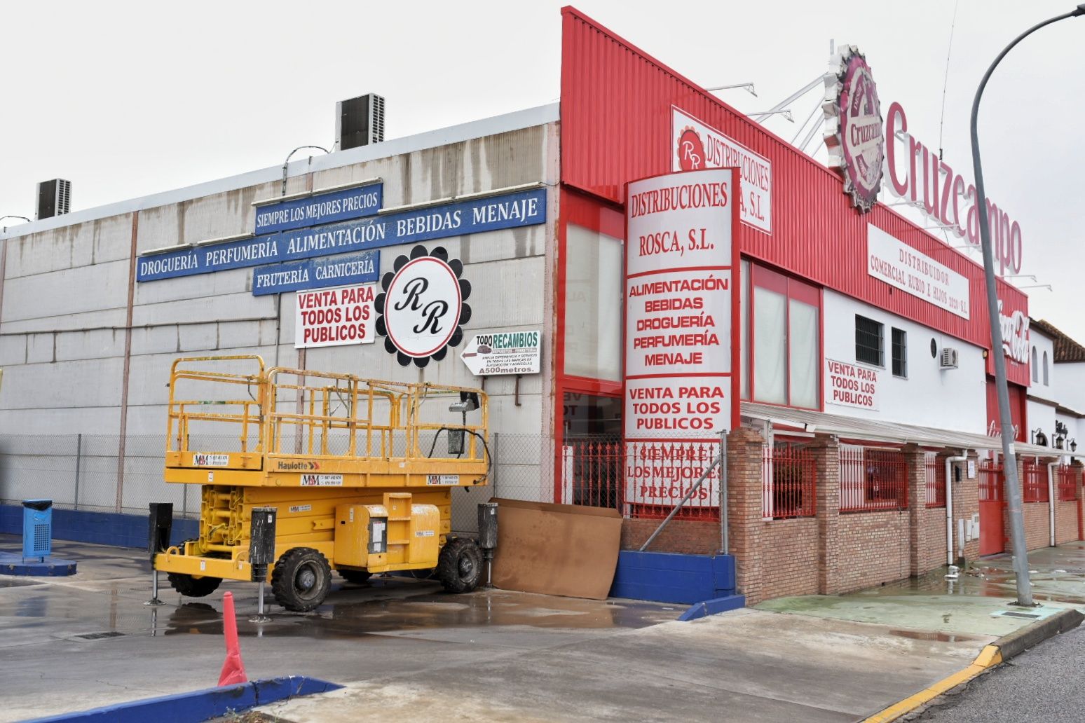 La nave donde se produjo la muerte del trabajador en El Viso del Alcor.