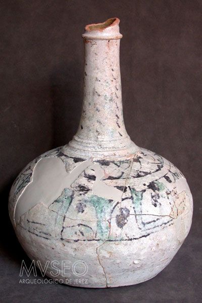 La botella califal del Museo Arqueológico.