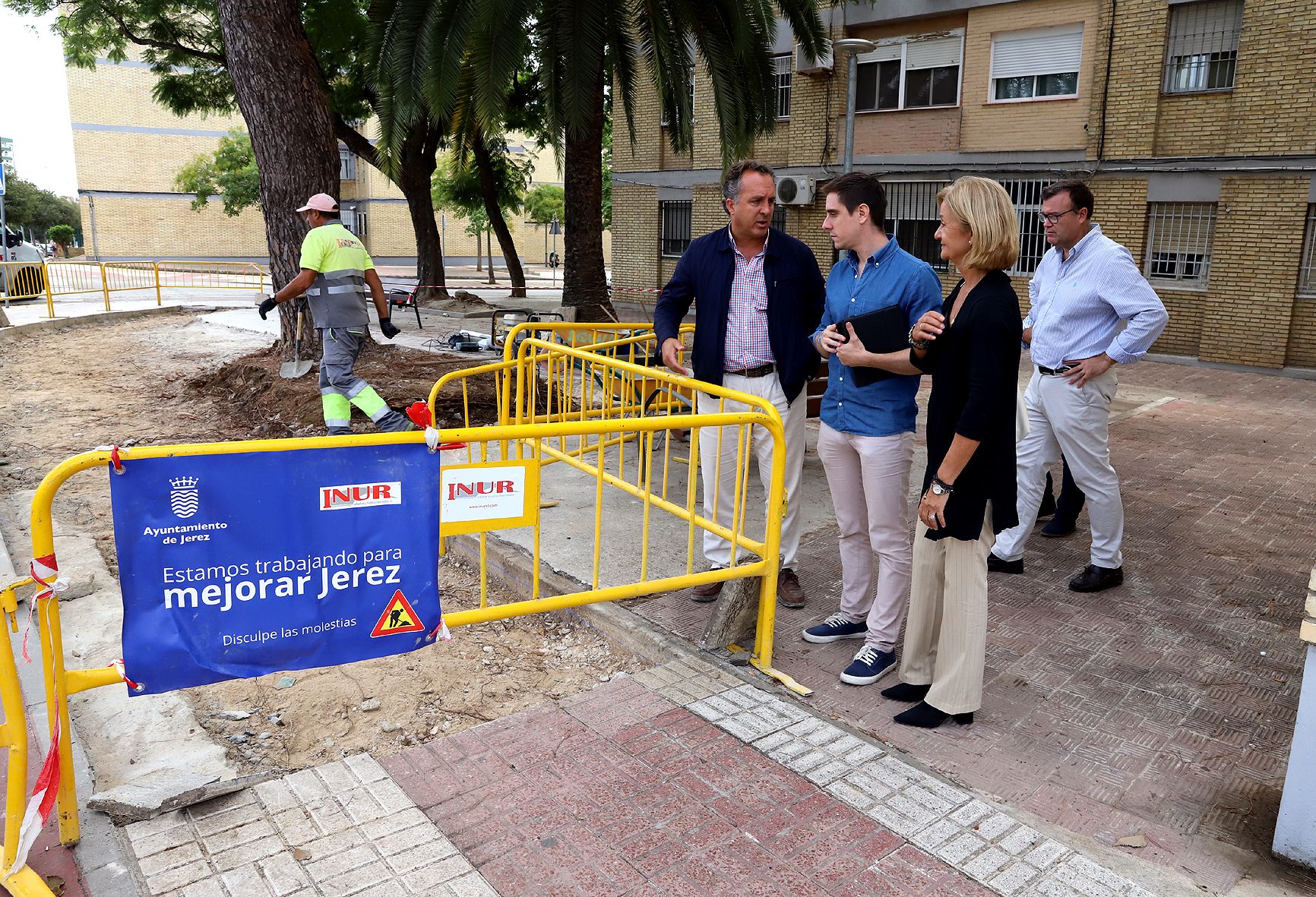 Visita a las obras de mantenimiento en el Polígono de San Benito, en Jerez.