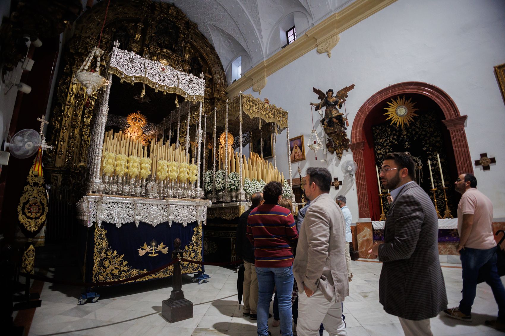 Jerezanos visitando los templos de la ciudad este fin de semana. La Magna Mariana se celebra definitivamente este sábado 19.