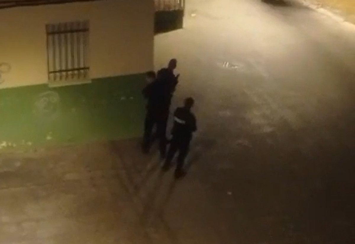 La Policía Nacional, interviniendo en un tiroteo con armas de guerra en las Tres Mil Viviendas de Sevilla hace tan solo unos días.