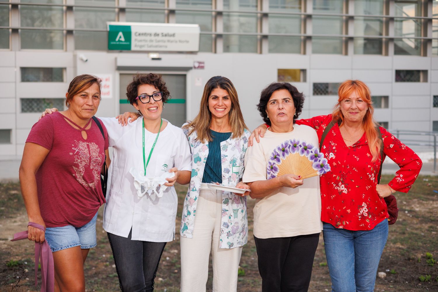 Las matronas Beatriz Parrado y Sara Álvarez hablan sobre la menopausia con Victoria, Beatriz y Maribel.