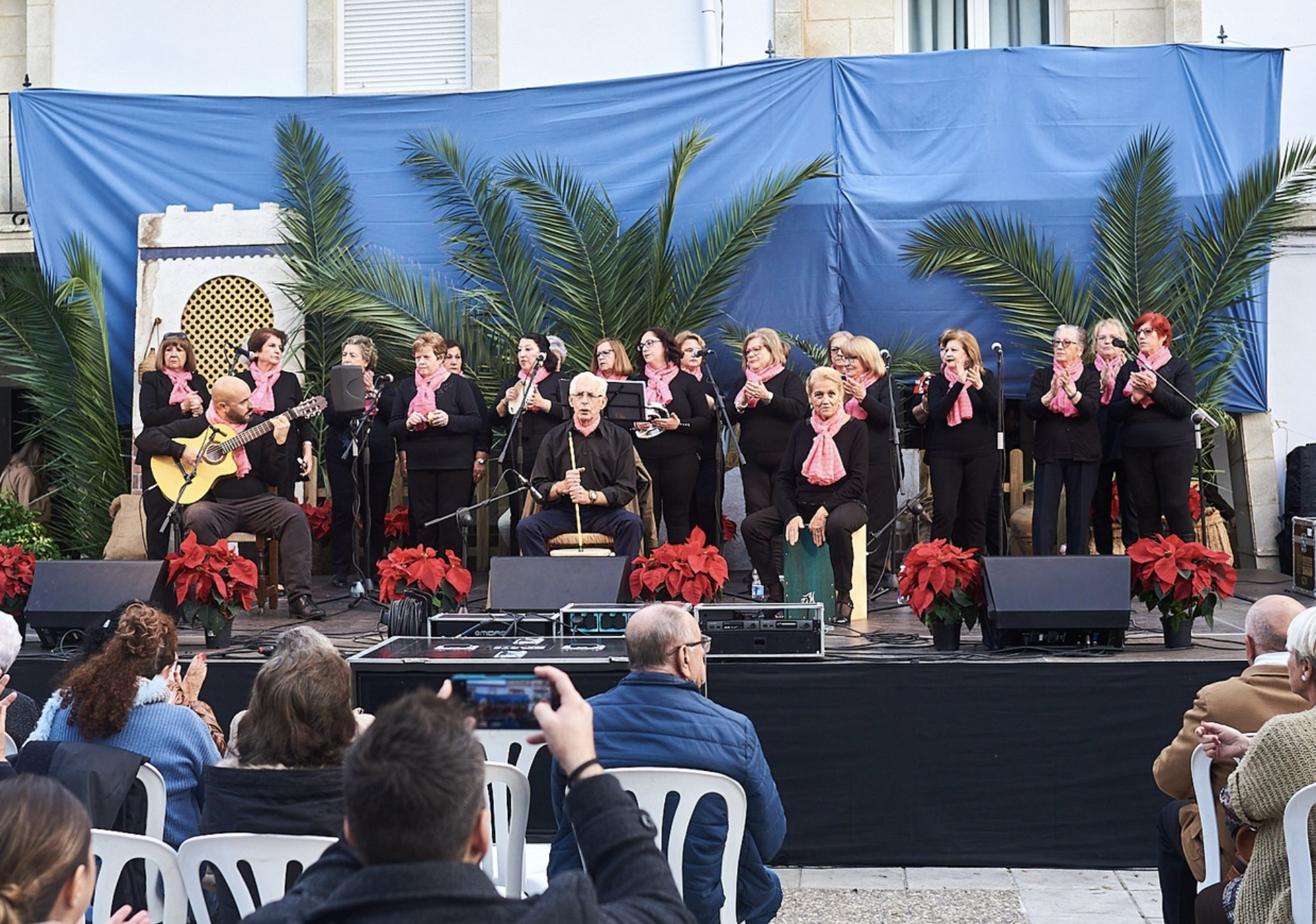 Uno de los coros participantes en ediciones anteriores del Concurso de Villancicos Guadalcacín por Navidad.   FOTO: AYUNTAMIENTO DE GUADALCACÍN