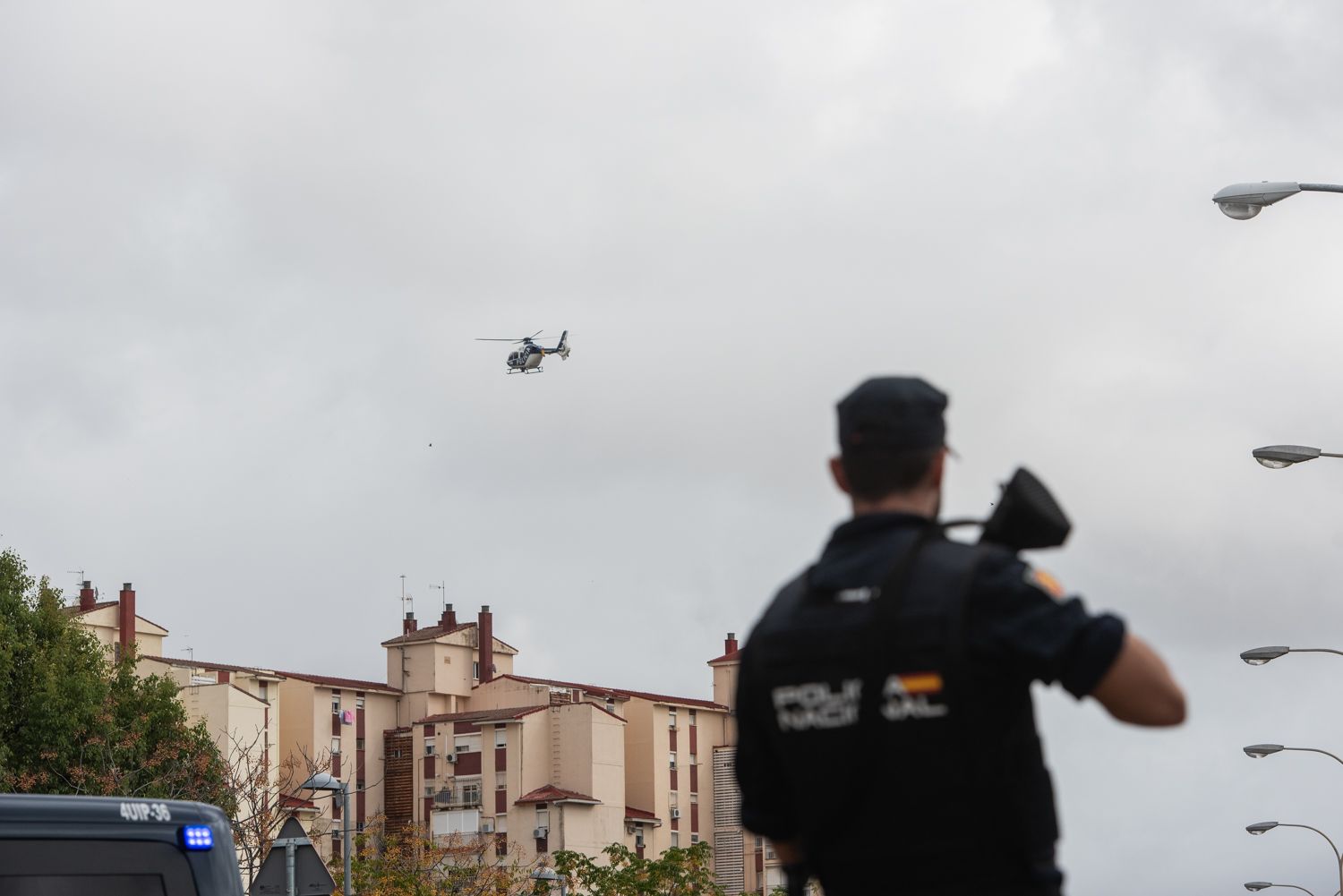 Una actuación de la Policía Nacional contra los narcos en el Polígono Sur de Sevilla, en una imagen de la pasada semana.