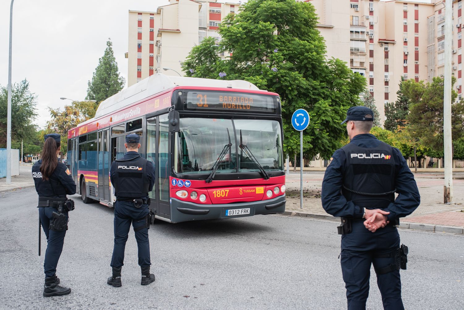 El operativo policial en el Polígono Sur de Sevilla, en imágenes.