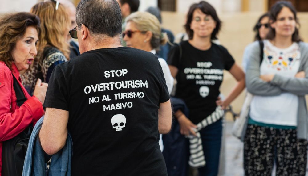 CONCENTRACION SEVILLA SE MUERE VIVIENDA TURISTICA 17 OCTUBRE 2024 6