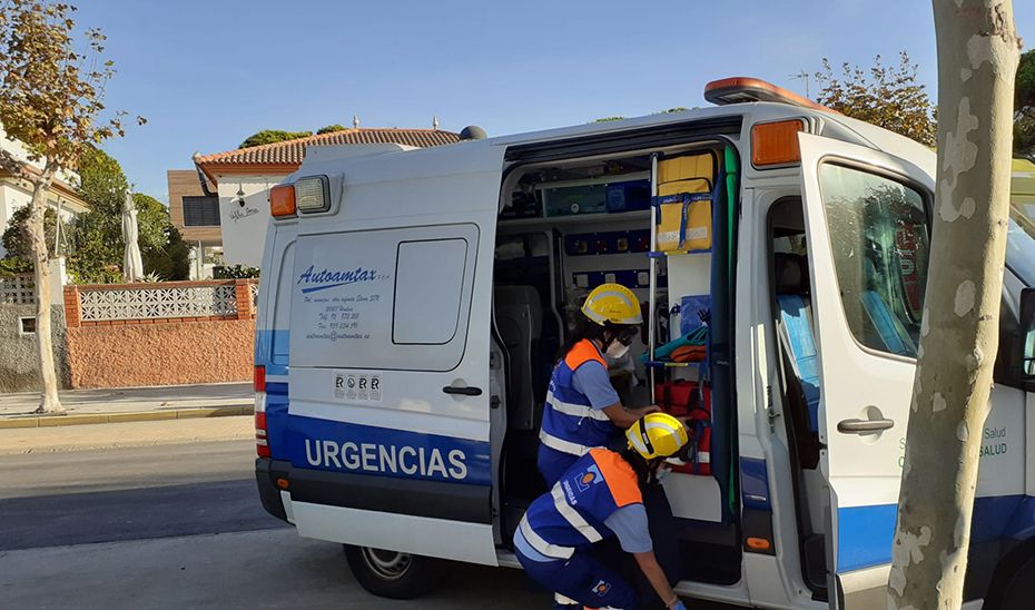 Dos trabajadores resultan heridos con quemaduras en una explosión en un barco en Cádiz.