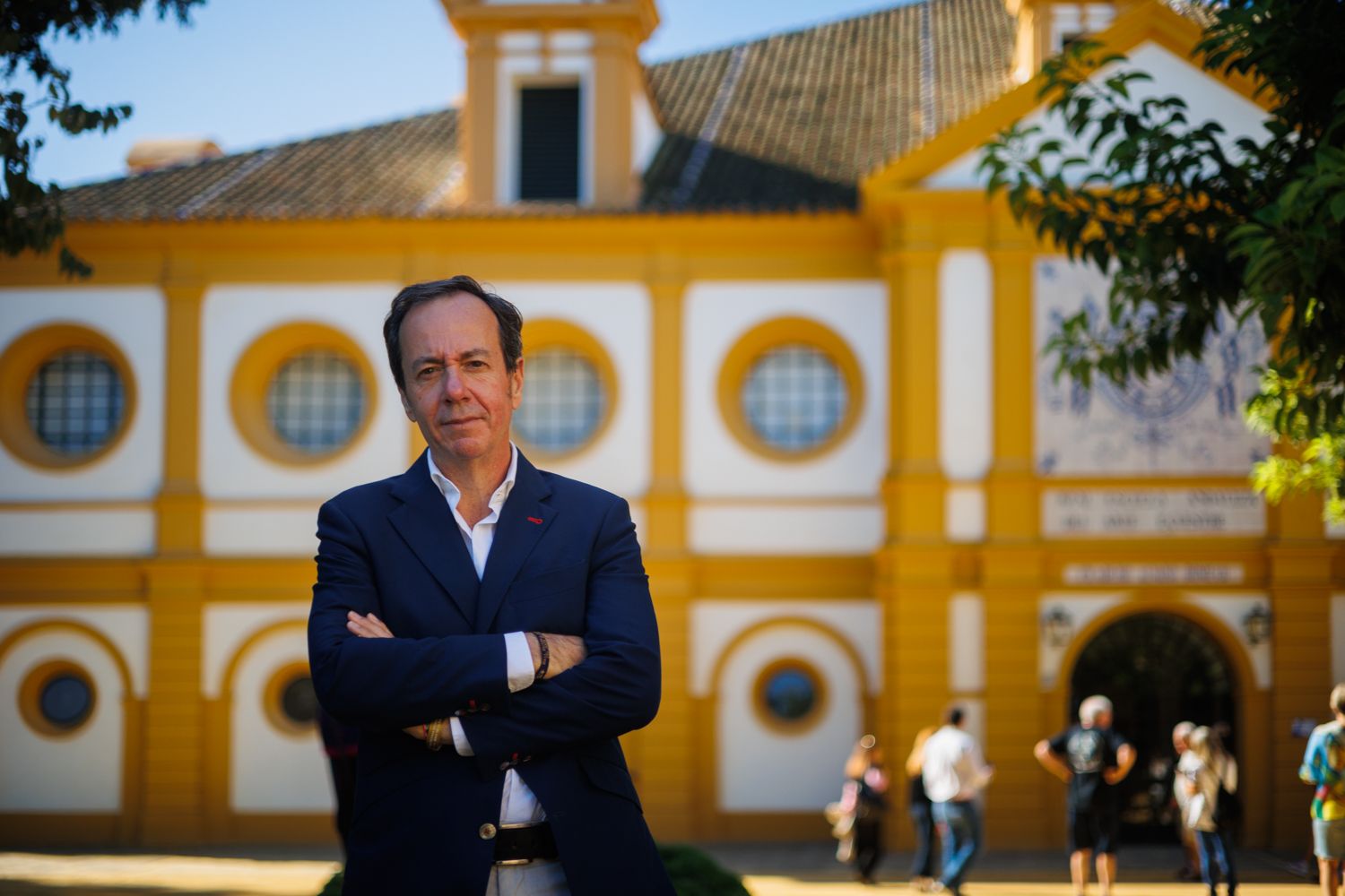 El director de la Real Escuela, Rafael Oliva, veterinario de profesión, es un gran aficionado al caballo.