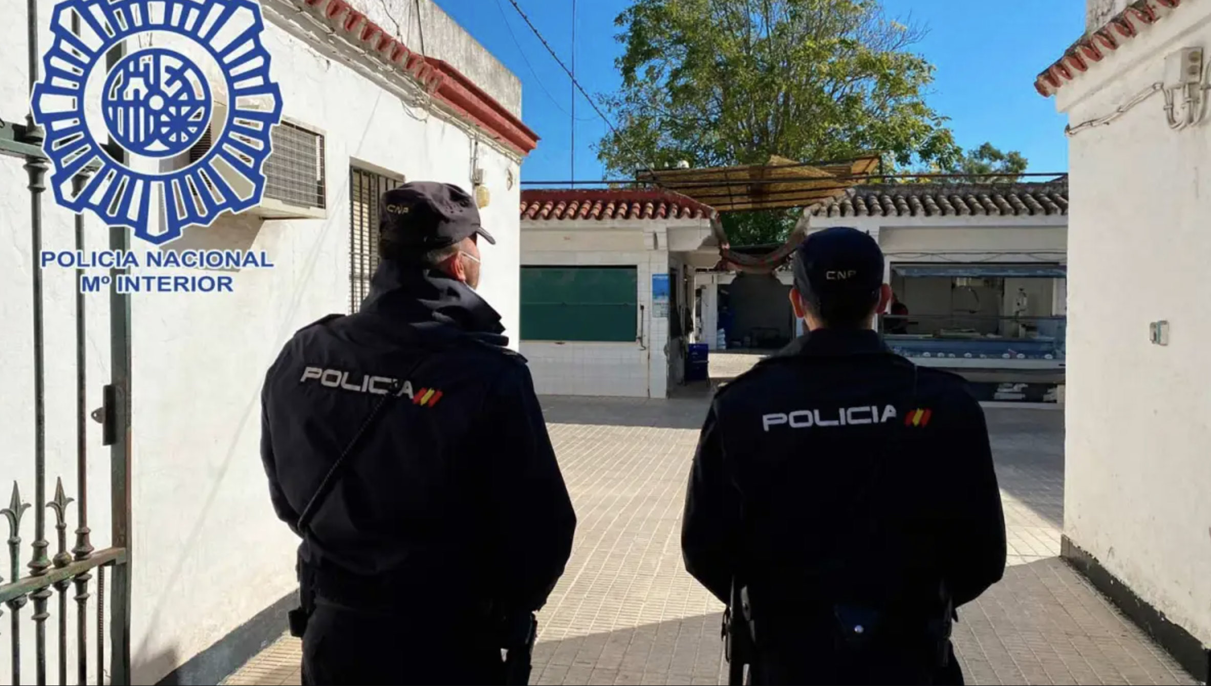 La Policía Nacional en un operativo en Coria de Río.