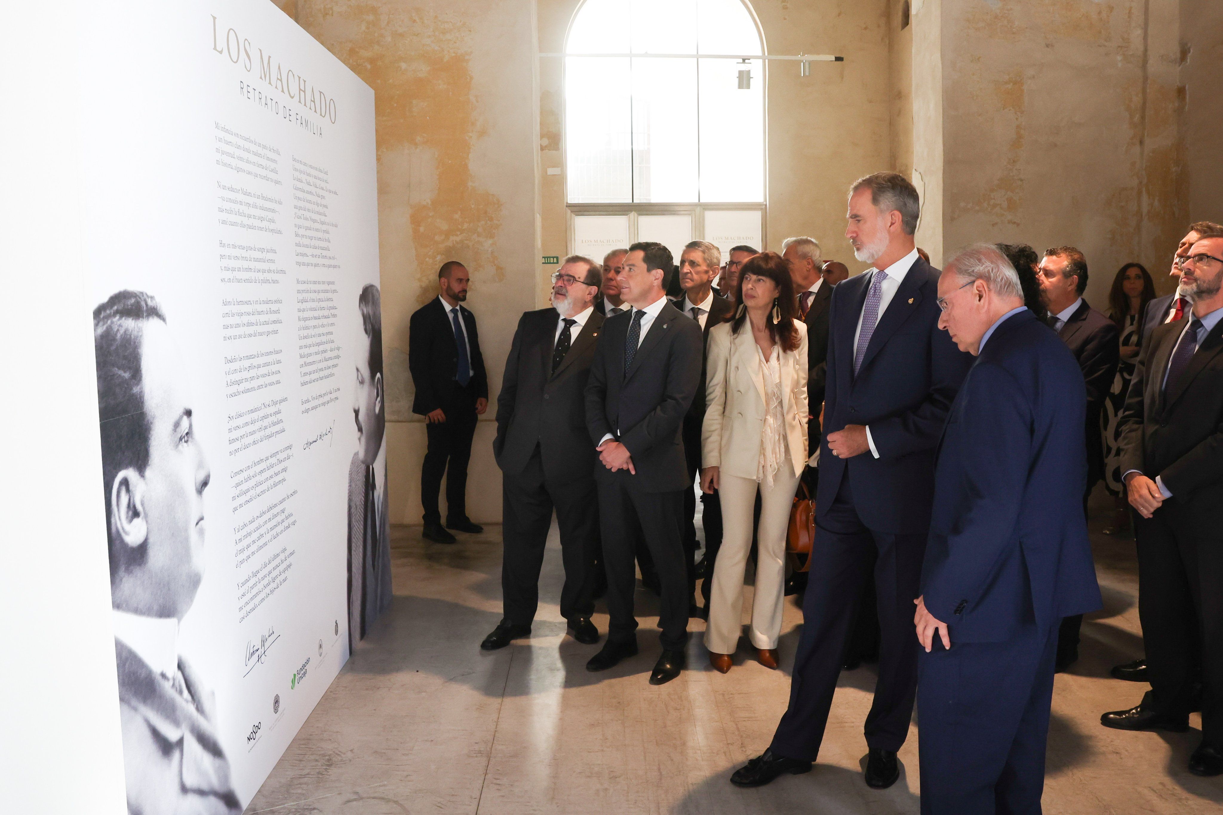 El Rey Felipe VI inaugura en Sevilla la exposición ‘Los Machado. Retrato de Familia’.