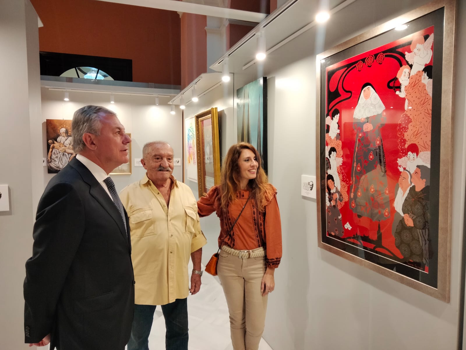 El alcalde de Sevilla, en la exposición en homenaje a Antonio Dubé de Luque.