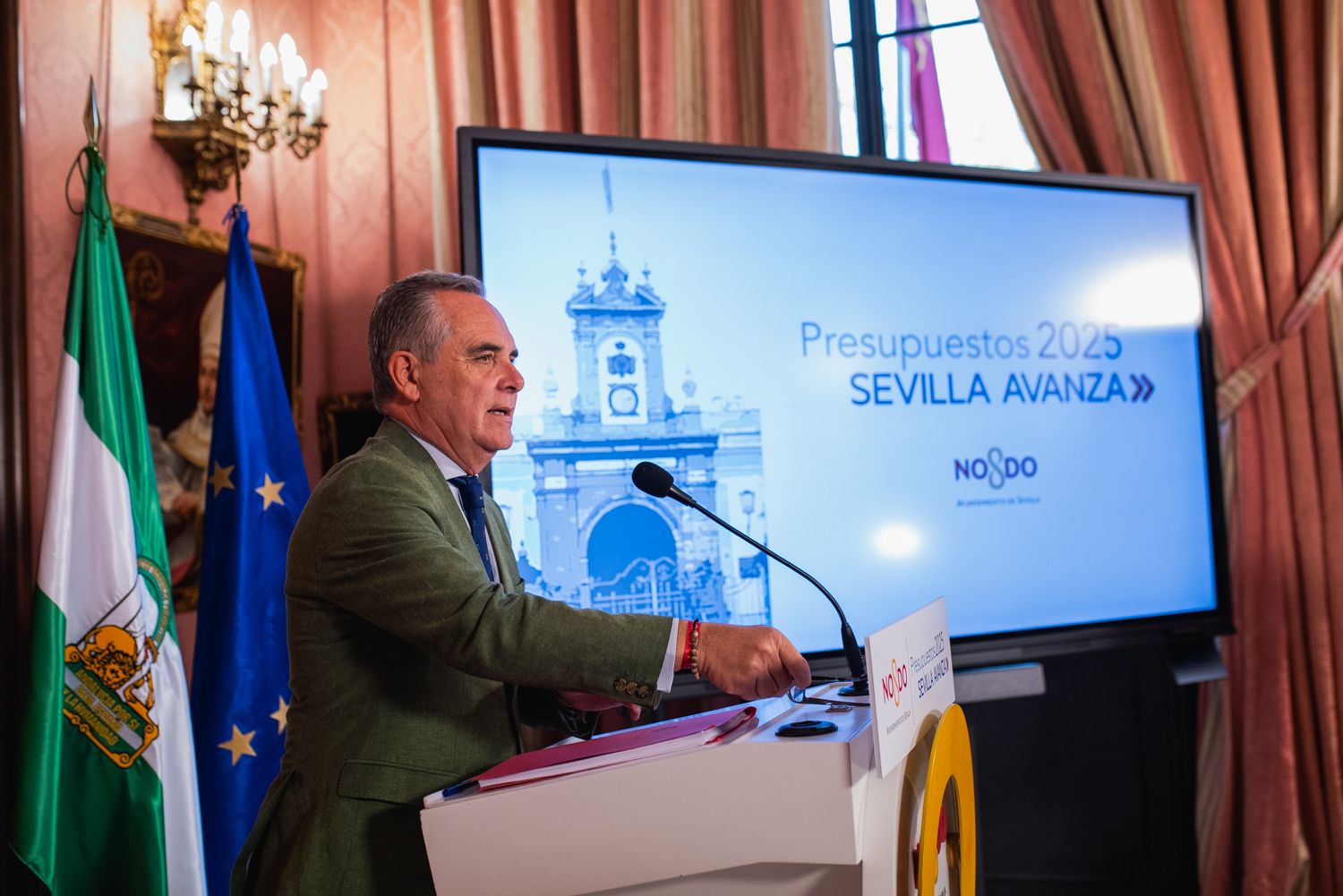 Juan Bueno, delegado de Hacienda, en la presentación del presupuesto, que requerirá el apoyo de Vox.