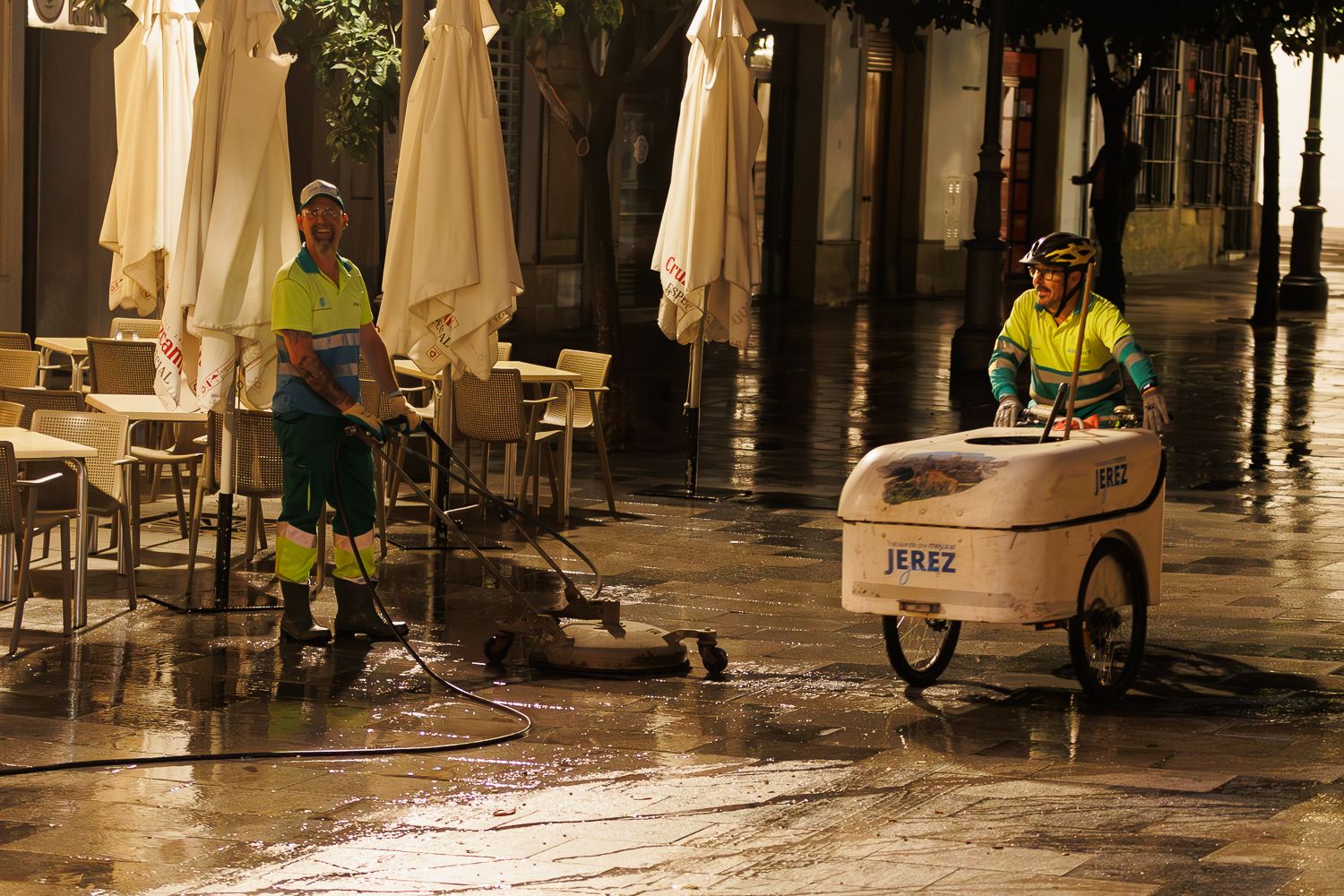 Trabajadores de limpieza viaria de Jerez, en una imagen reciente.