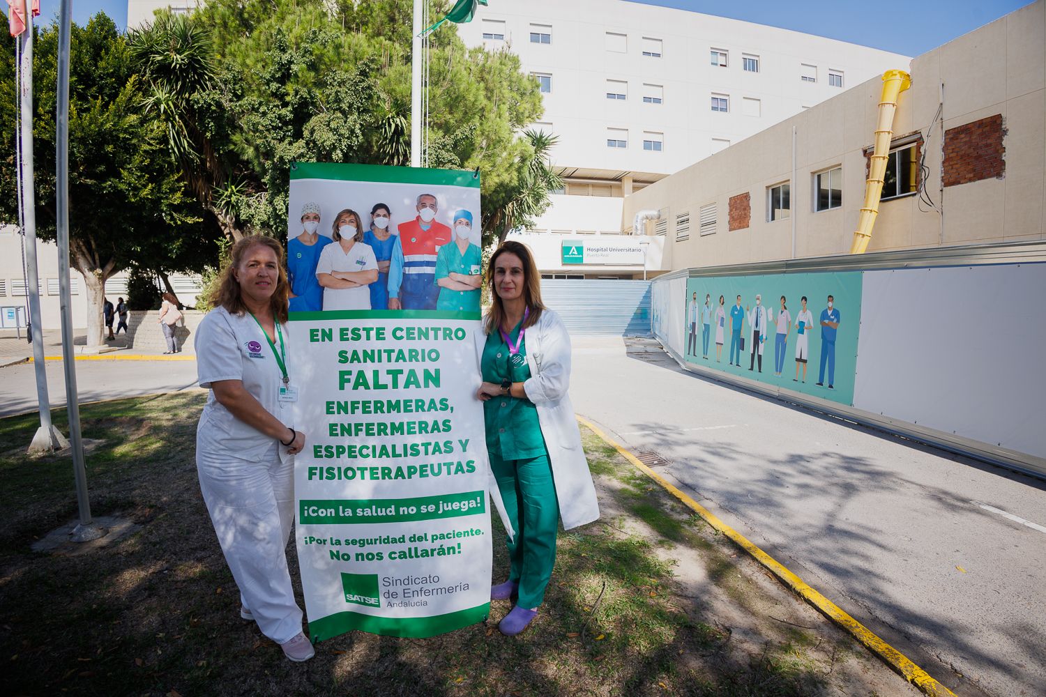 Carmen y Nuria, dos enfermeras que denuncian la falta de personal en el Hospital de Puerto Real.