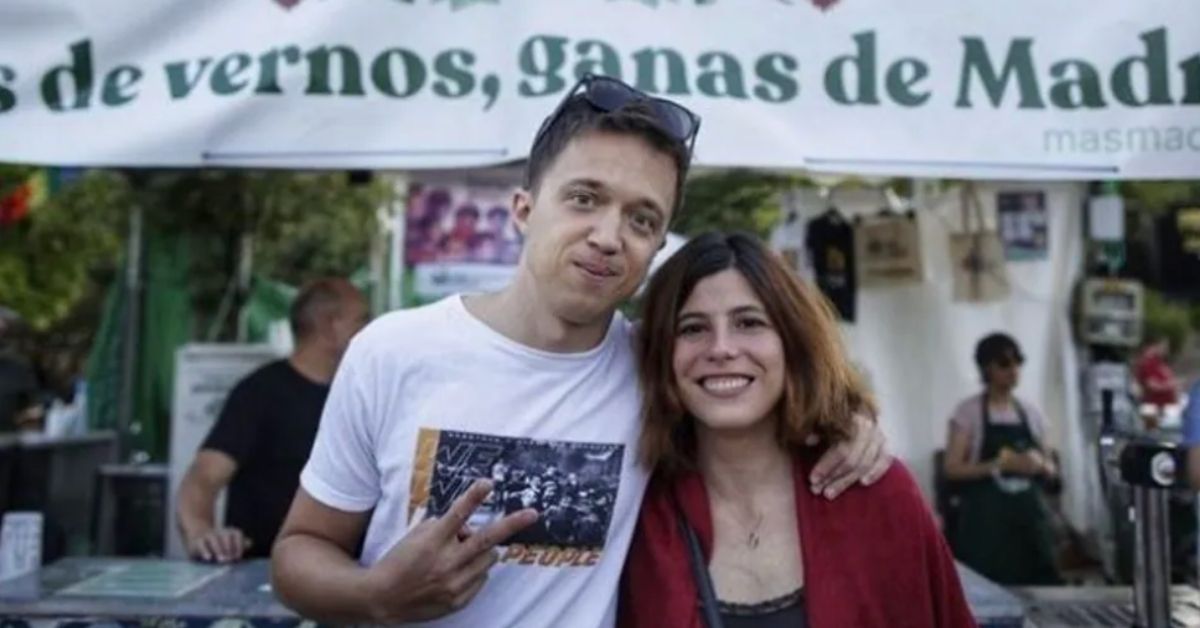 Íñigo Errejón, junto a Loreto Arenillas en 2022, eran otros tiempos. 