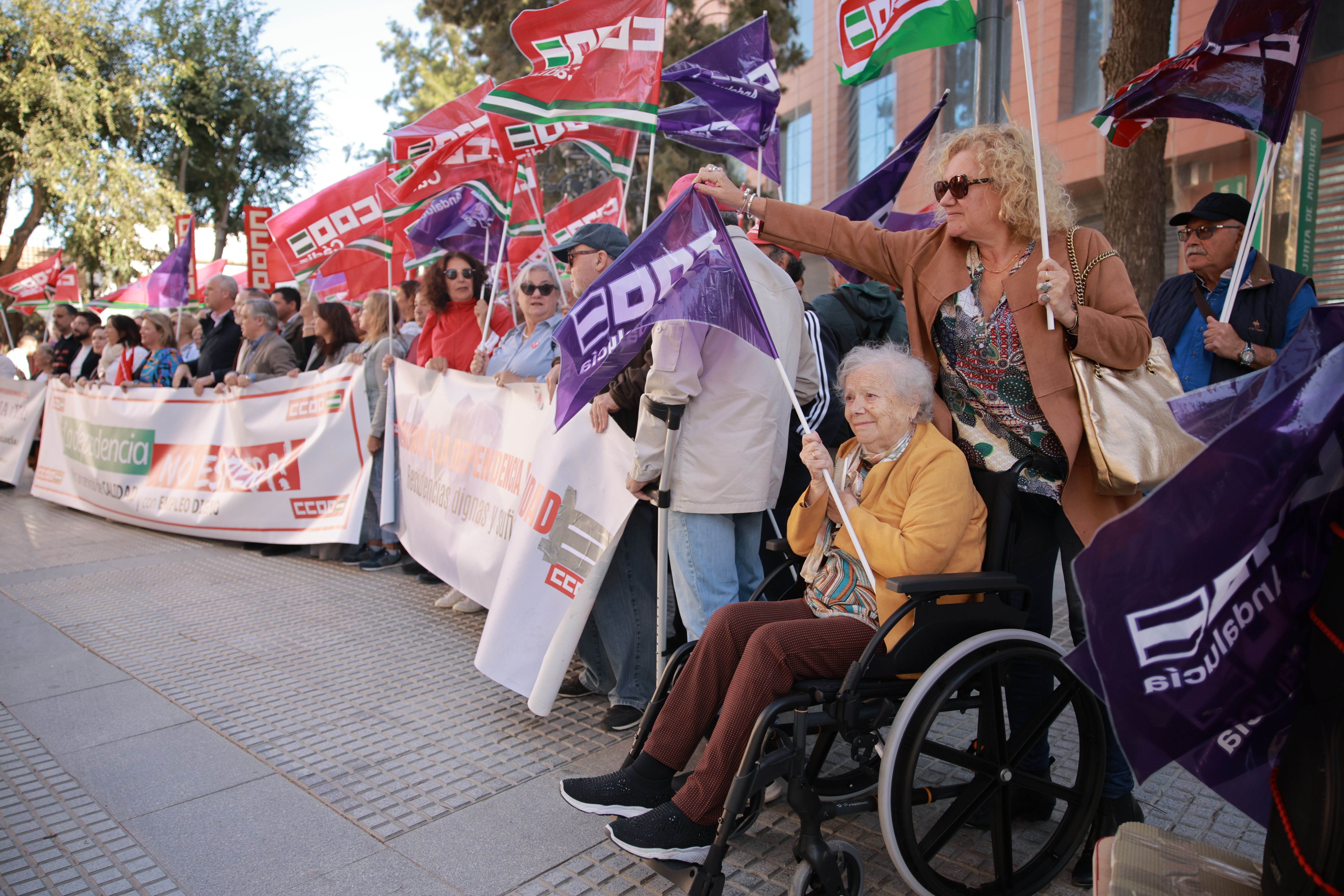 La manifestación por la dependencia en Cádiz, este sábado.