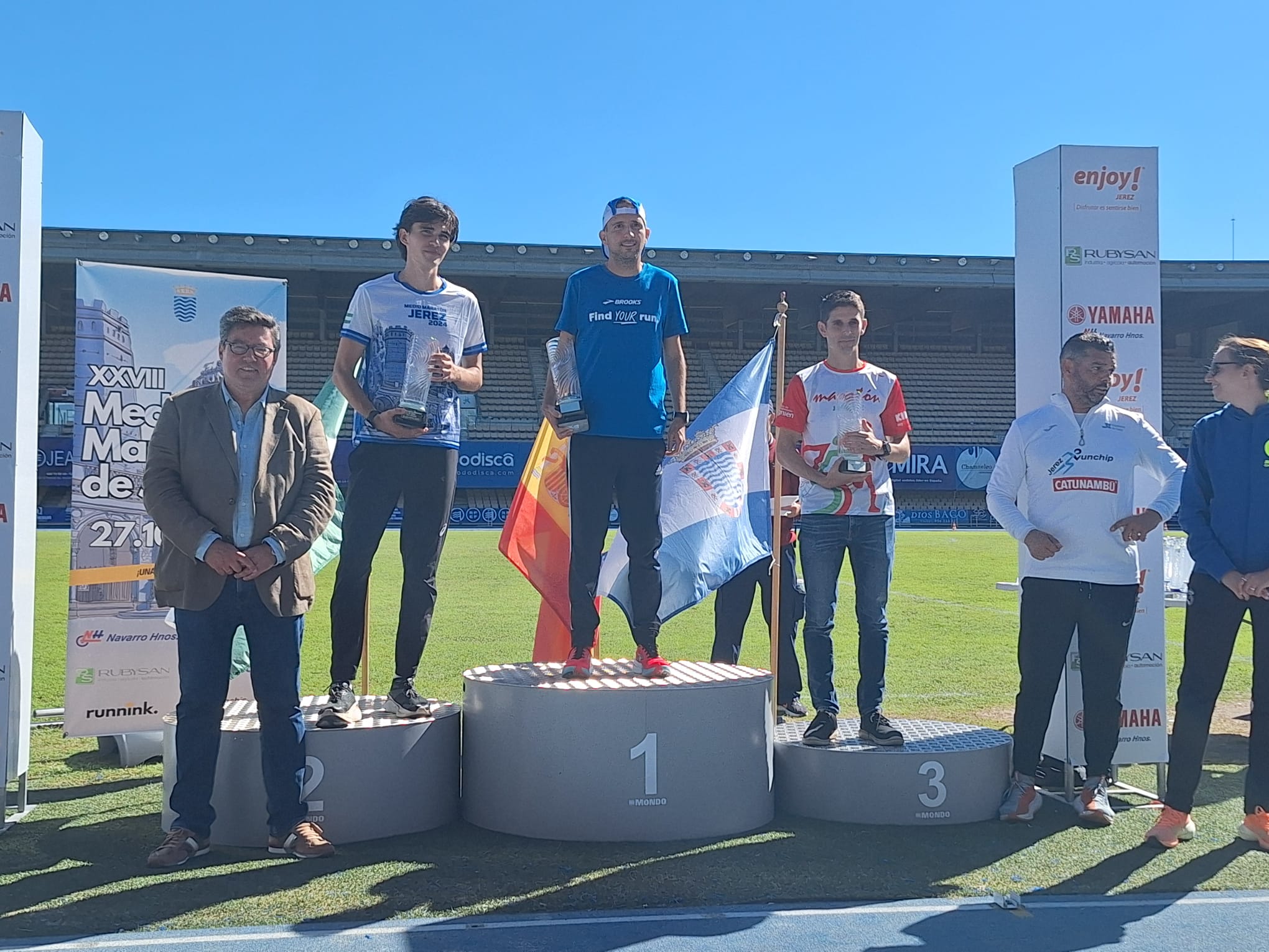 Podio masculino de la Media Maratón Jerez.