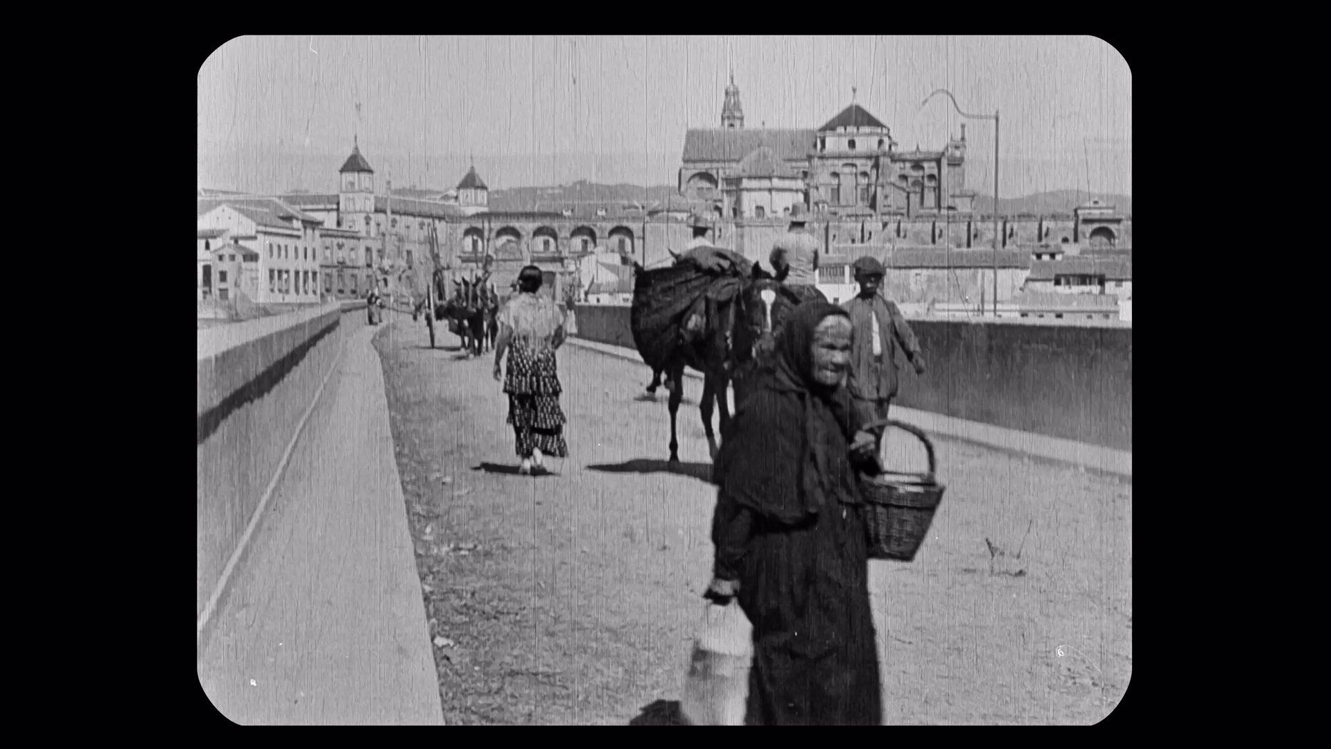 Un fotograma de 'Carceleras', de José Buchs, recuperada por la Filmoteca de Andalucía.