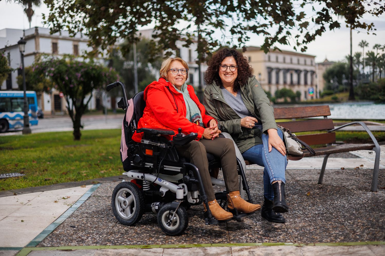 Eva Durillo y Pilar Borrás son dos mujeres con discapacidad que comparten desde RedMudis sus historias y sus reivindicaciones.  