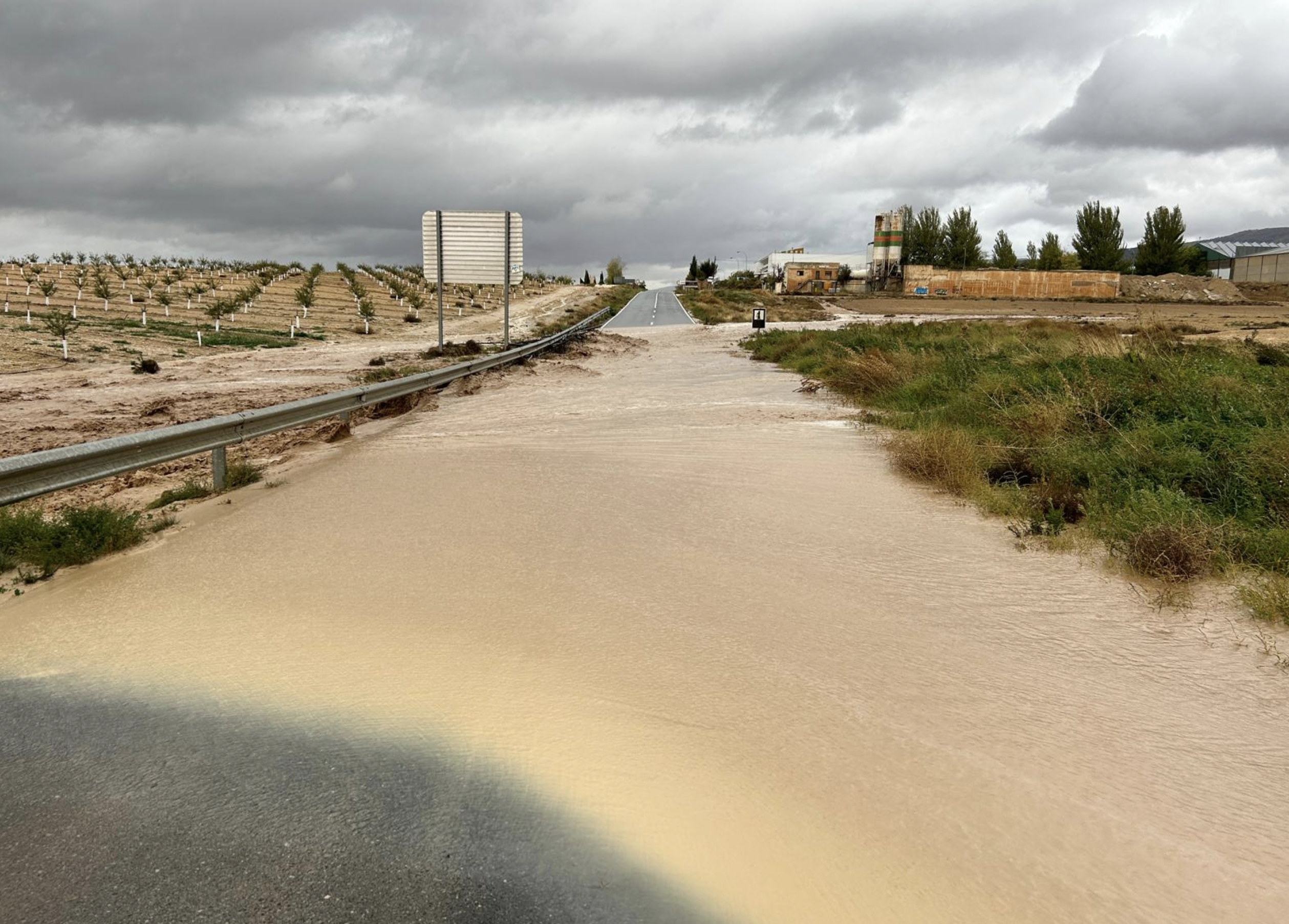 Incidencias en carreteras de Andalucía por el temporal. 