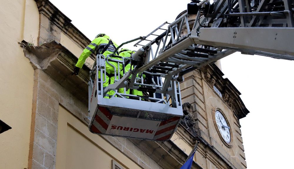 Cornisa Ayuntamiento Bomberos 2