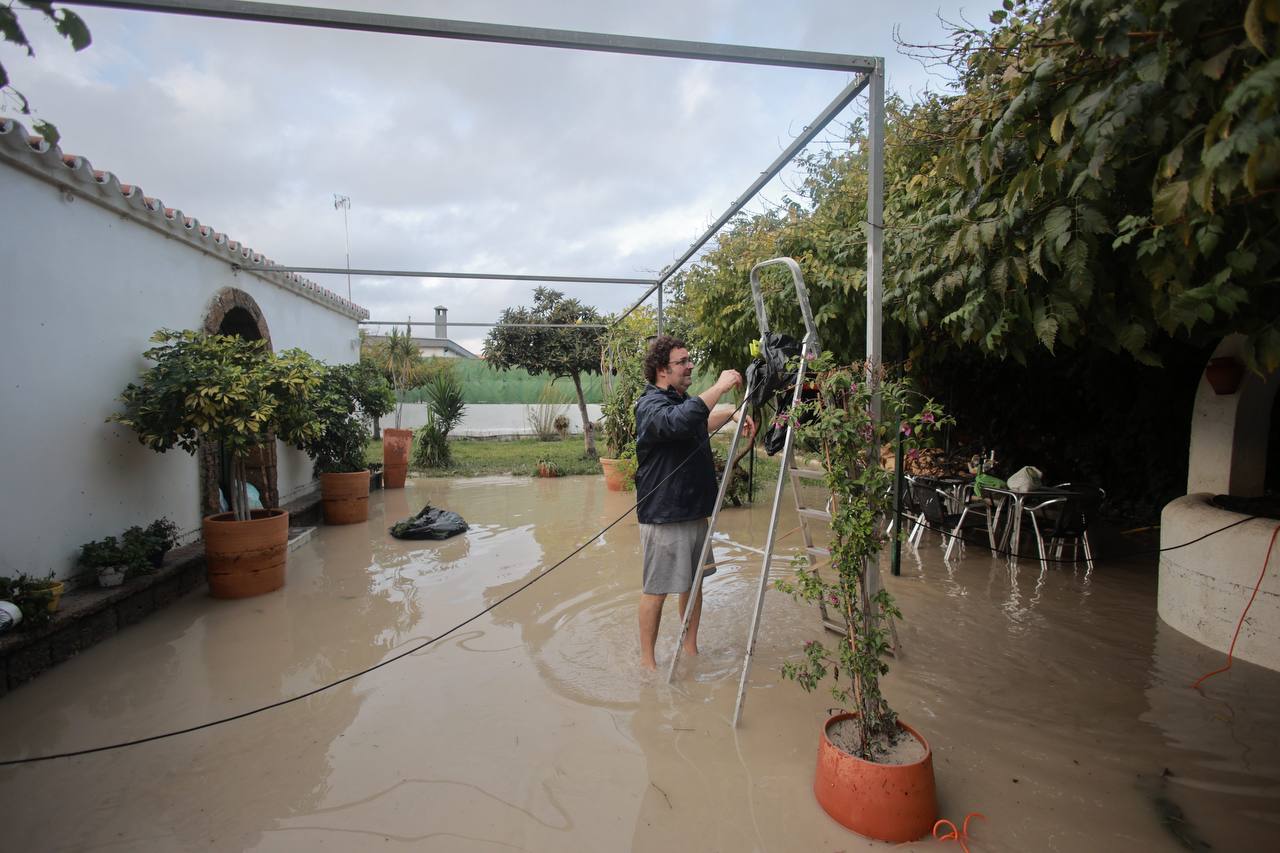 Enrico Baratozzi, uno de los vecinos de Magallanes desalojados por las lluvias.