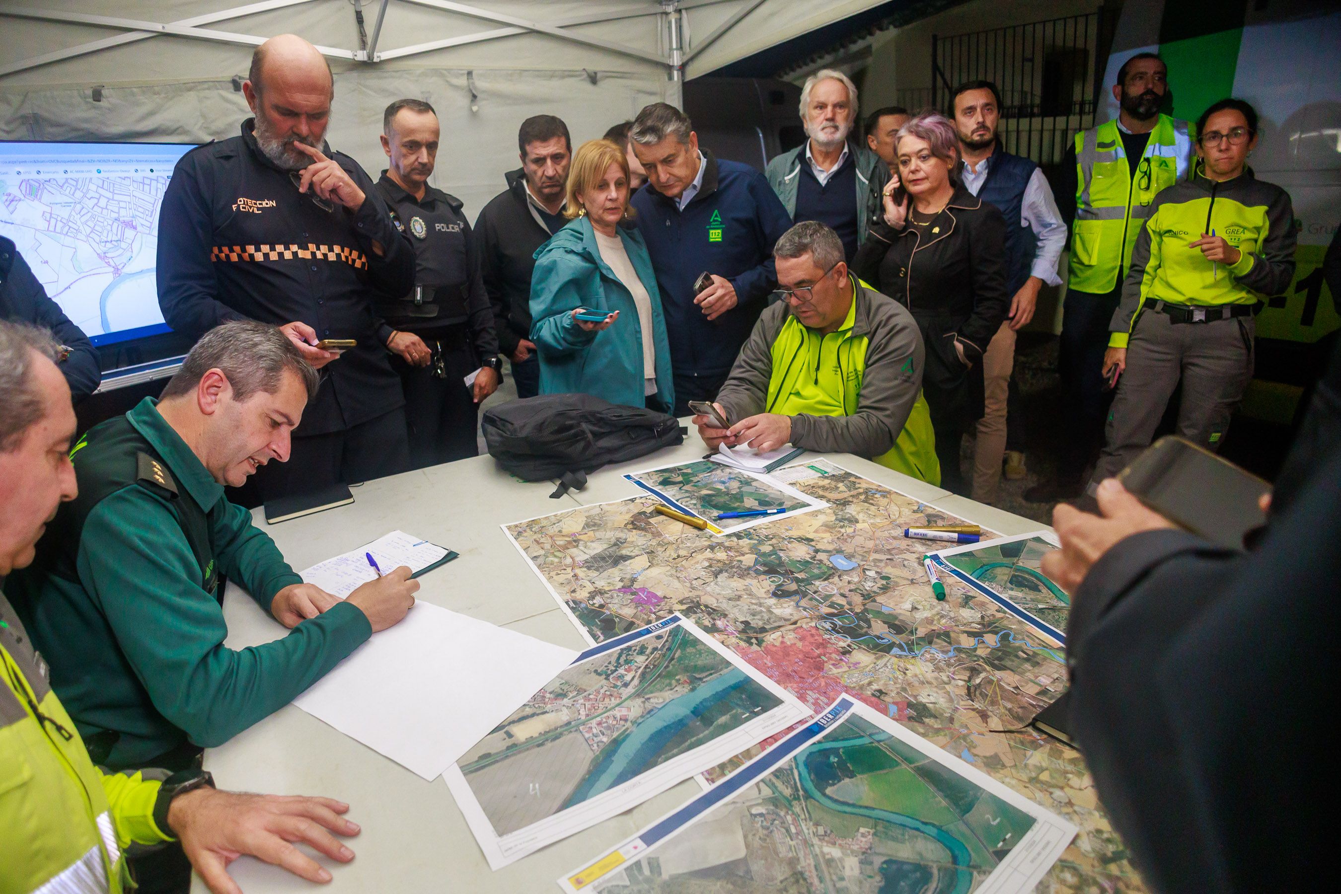 Pelayo y Sanz en el mando operativo de emergencias y el desalojo por la posibilidad de la crecida del Guadalete.